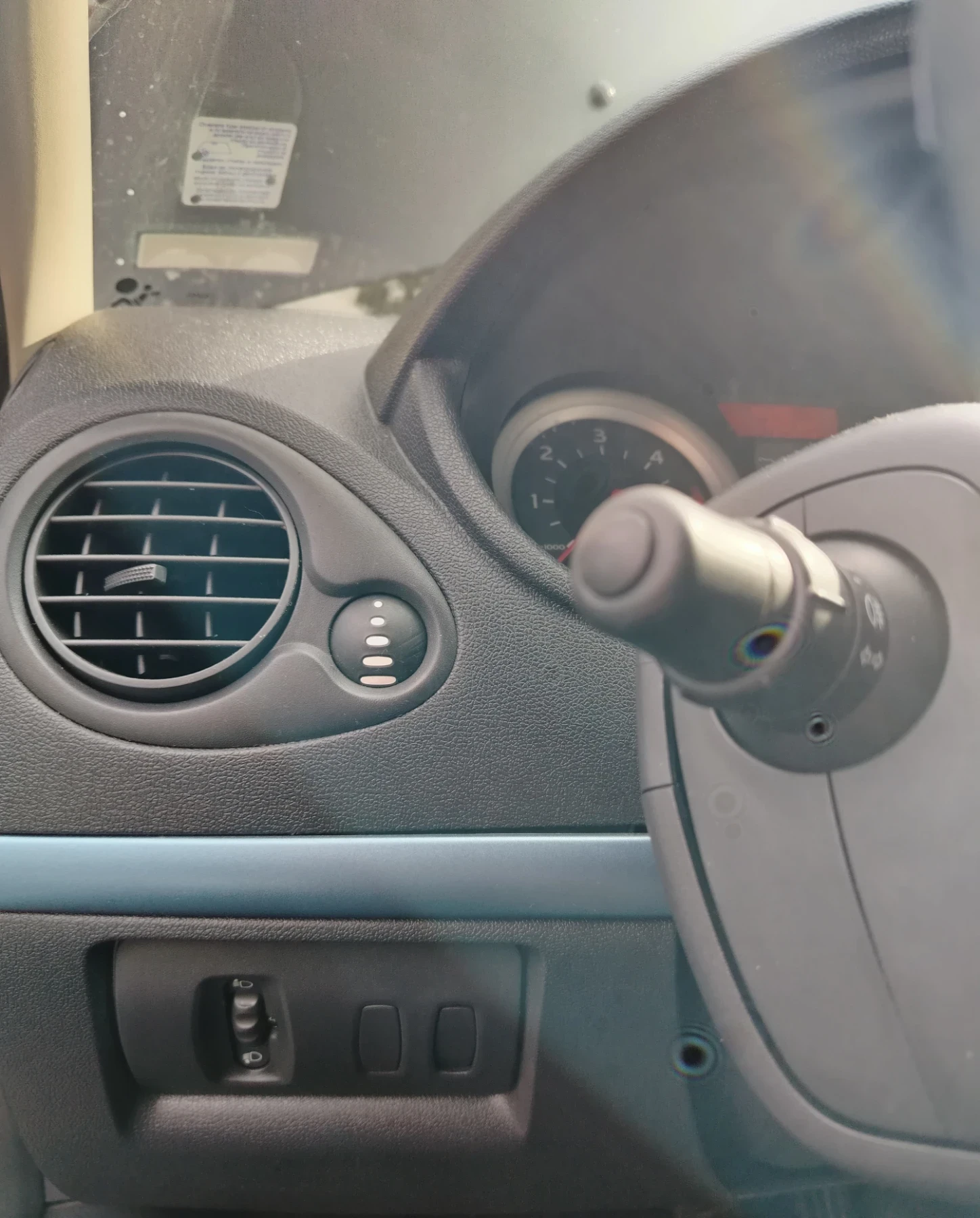 Renault Clio III 1.5 DCI, снимка 4 - Автомобили и джипове - 53531070