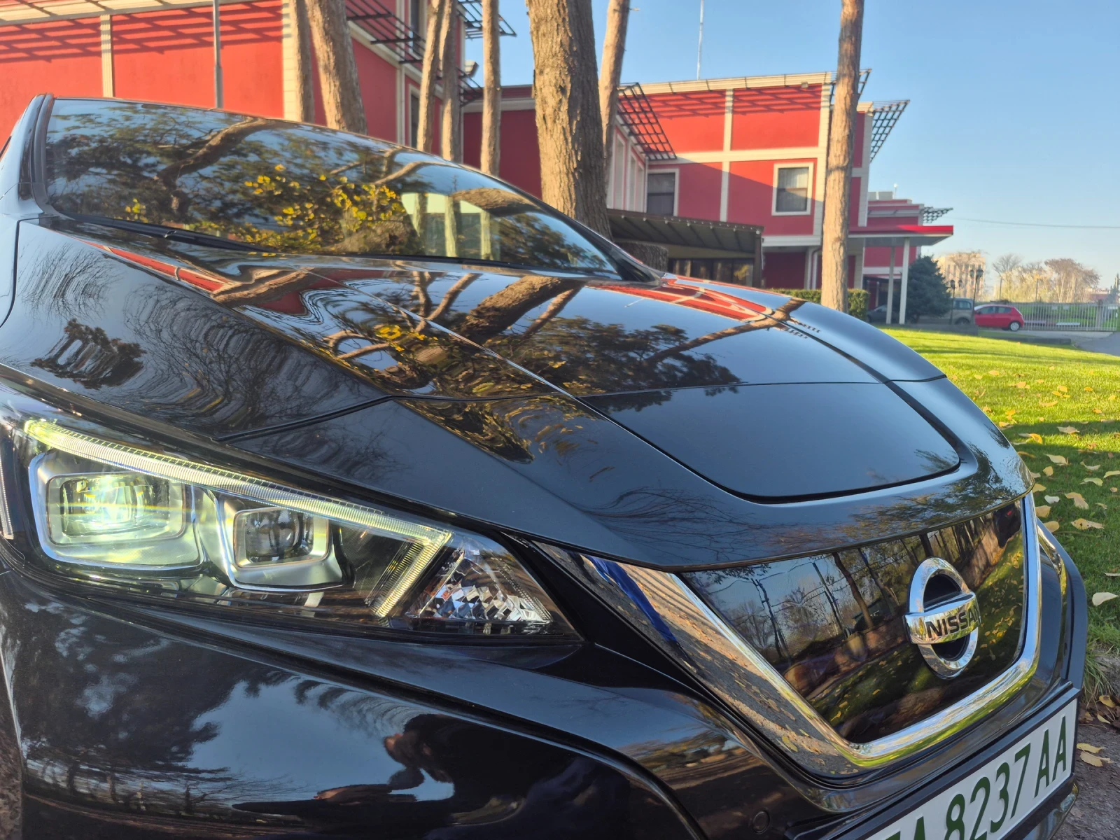 Nissan Leaf  Tekna62KW FULL FULL LED BOSE 360, снимка 6 - Автомобили и джипове - 53863663
