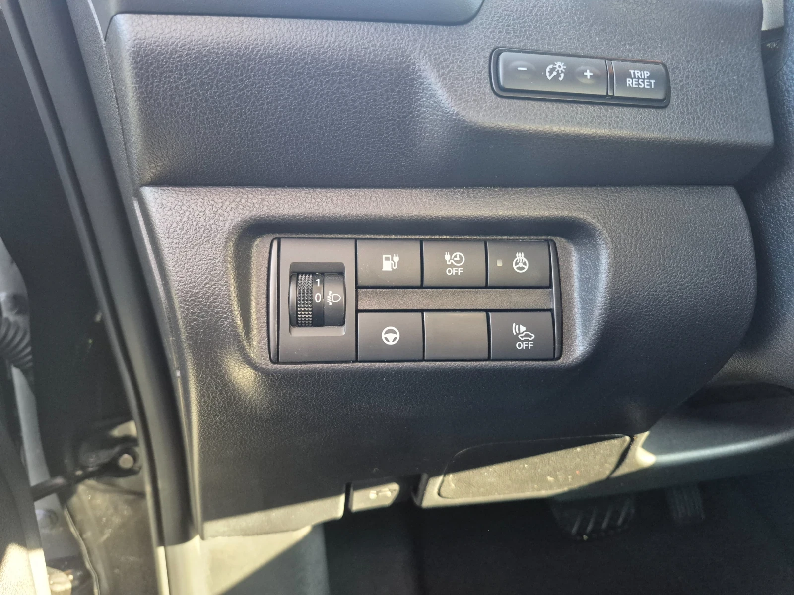 Nissan Leaf  Tekna62KW FULL FULL LED BOSE 360, снимка 14 - Автомобили и джипове - 53863663