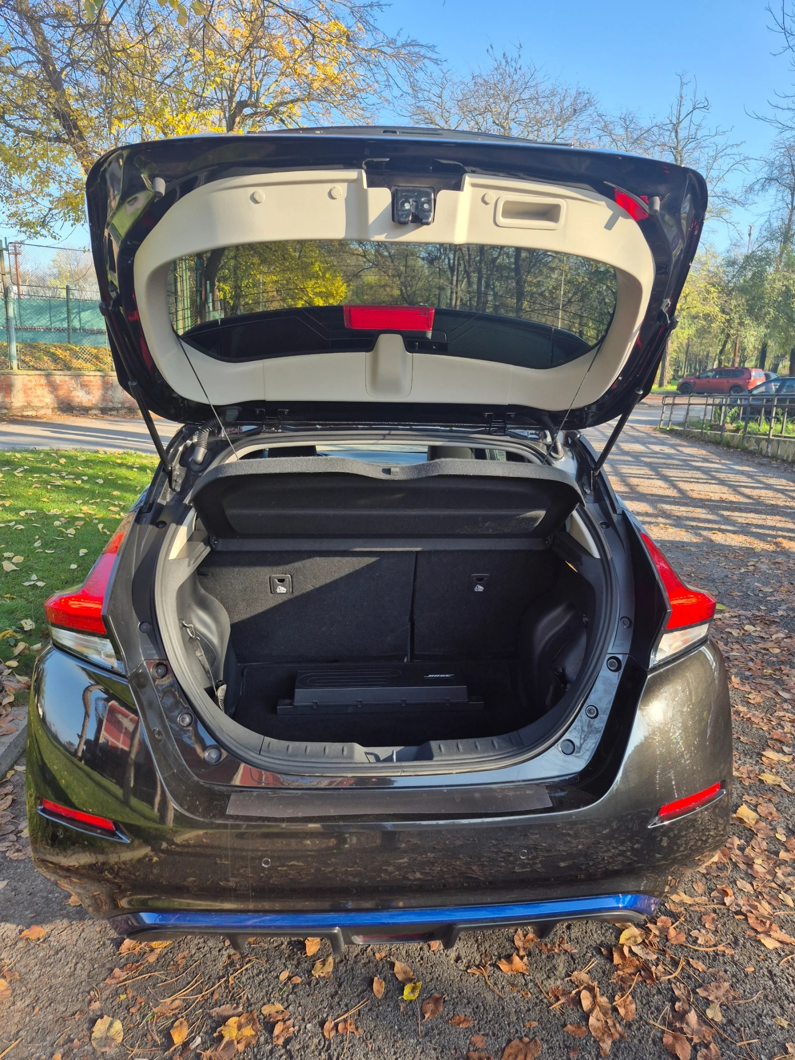 Nissan Leaf  Tekna62KW FULL FULL LED BOSE 360, снимка 10 - Автомобили и джипове - 53863663