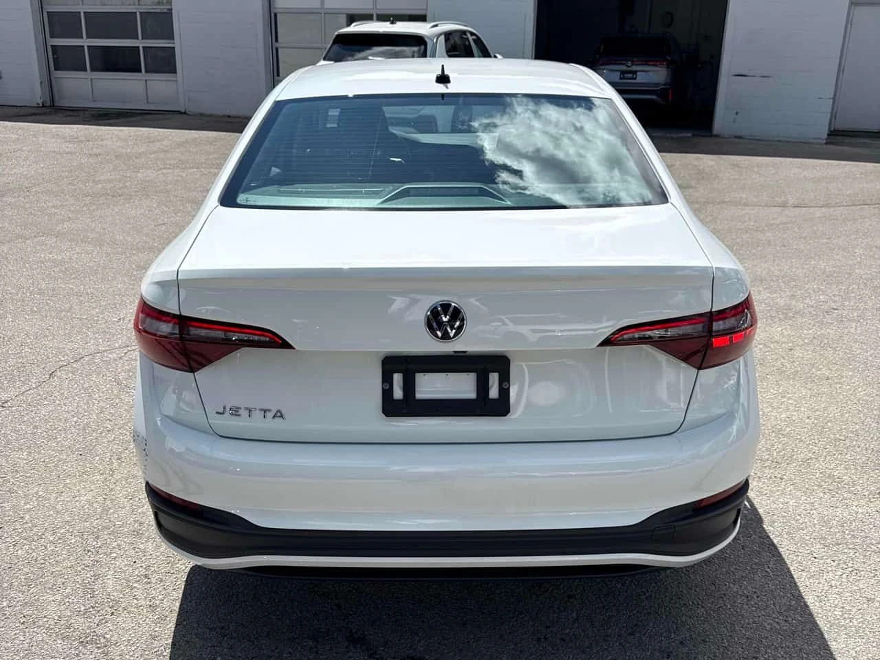VW Jetta * Trendline * CARFAX * 2 КЛЮЧА * ПОДГРЕВ * KEYLESS, снимка 4 - Автомобили и джипове - 54750308