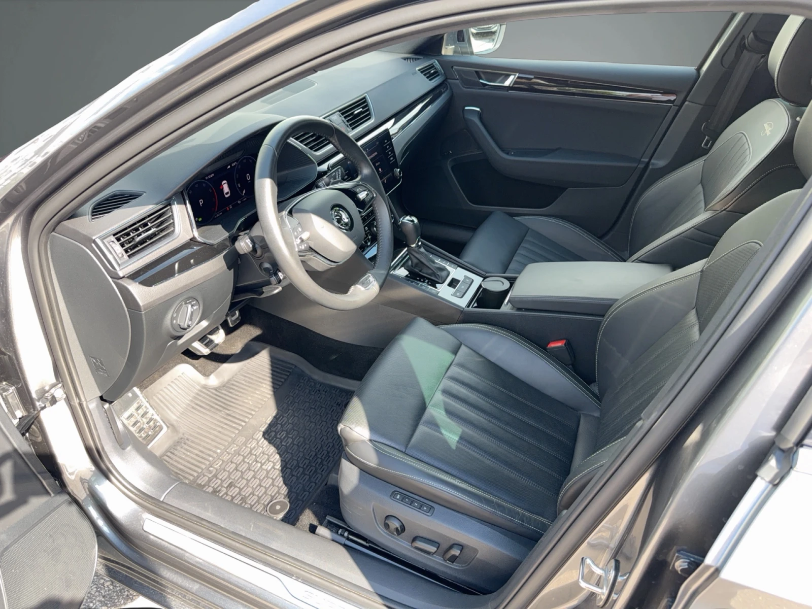 Skoda Superb 2.0TSI/7DSG/4x4, снимка 8 - Автомобили и джипове - 54870282