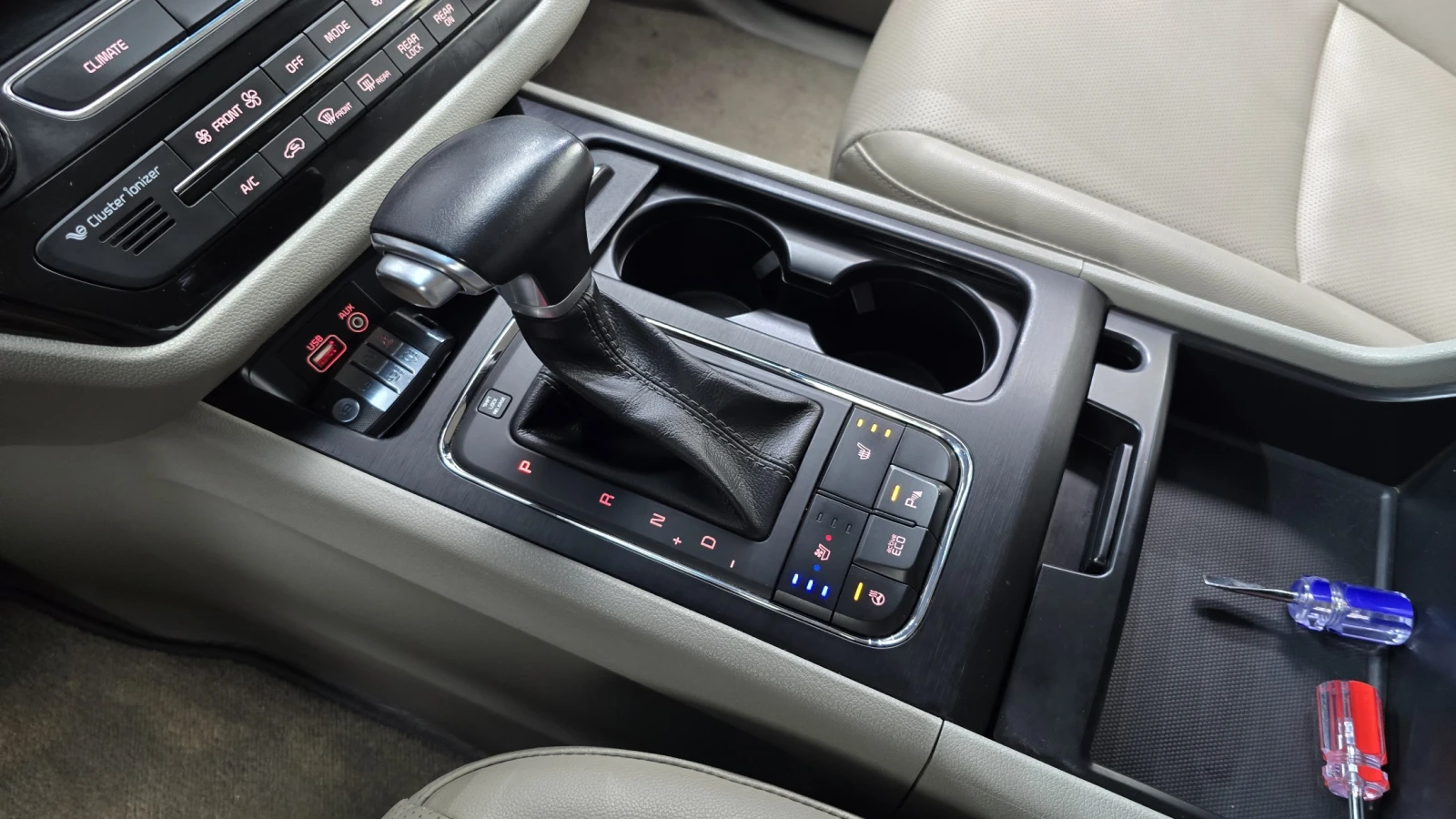 Kia Carnival LUXURY * 9 МЕСТНА* КРАЙНА ЦЕНА* , снимка 8 - Автомобили и джипове - 55020915