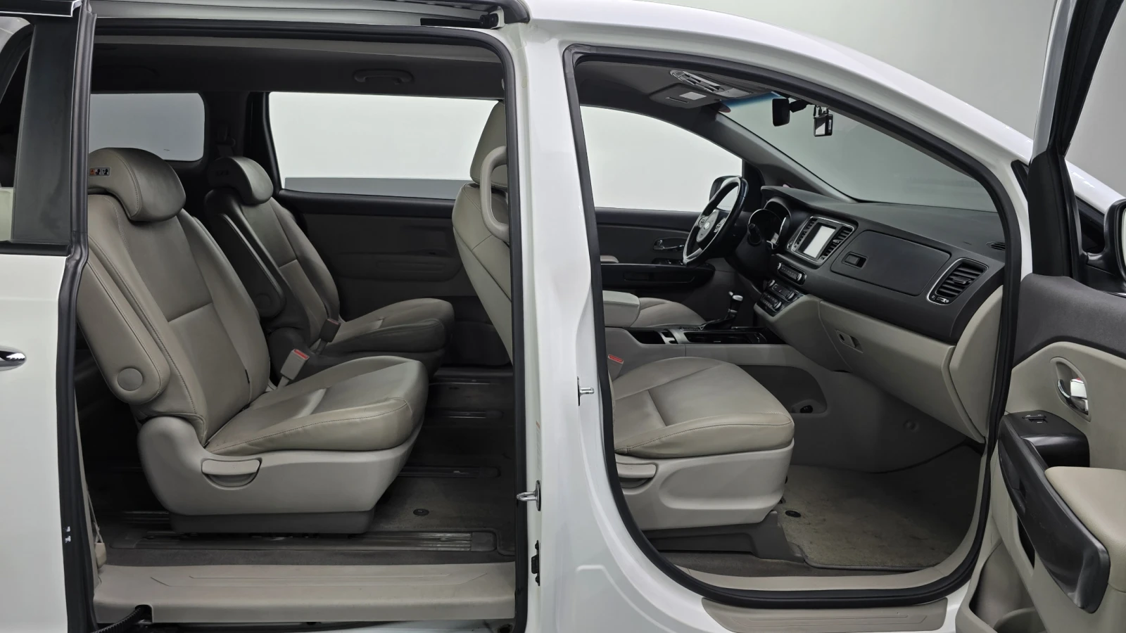 Kia Carnival LUXURY * 9 МЕСТНА* КРАЙНА ЦЕНА* , снимка 10 - Автомобили и джипове - 55020915