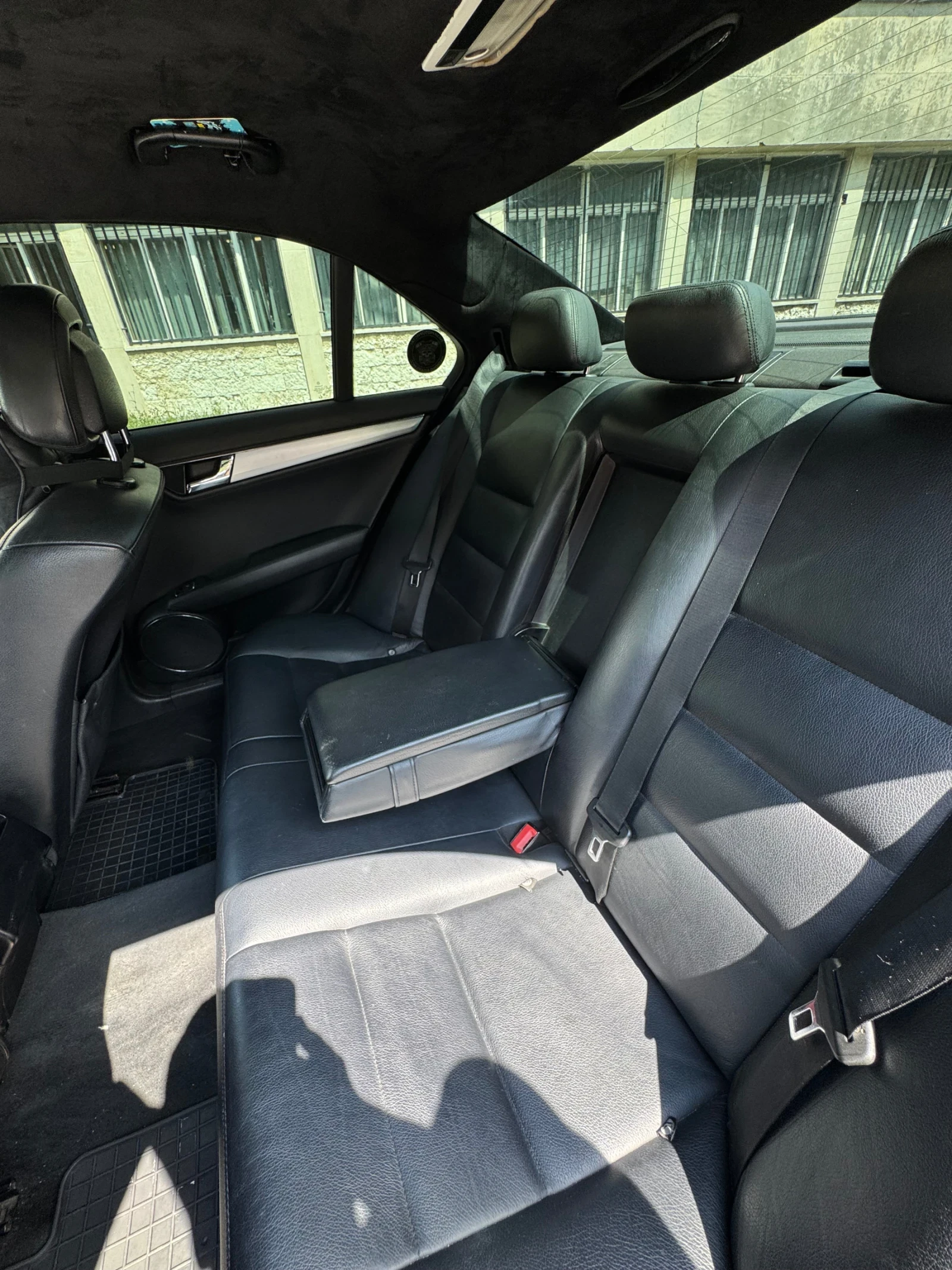 Mercedes-Benz C 220, снимка 11 - Автомобили и джипове - 55207225