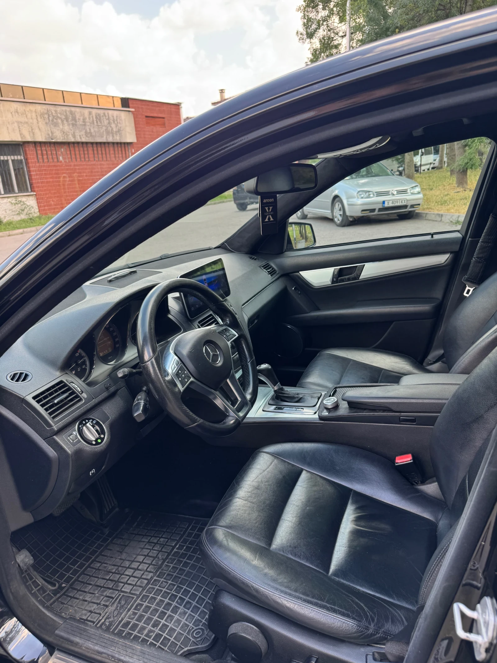 Mercedes-Benz C 220, снимка 9 - Автомобили и джипове - 55207225