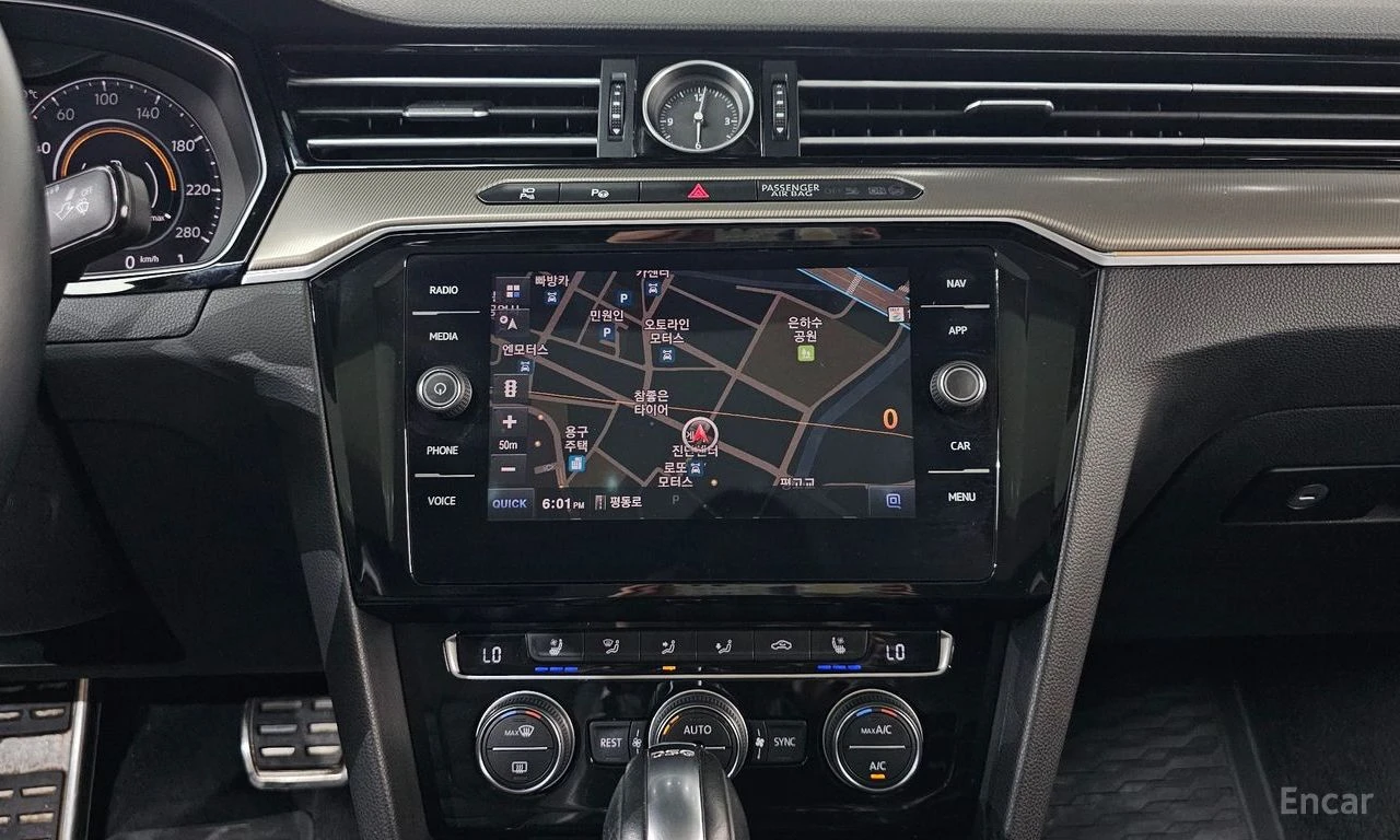 VW Arteon 2.0 TDI* PRESTIGE* МАСАЖ* ОБДУХ* БЕЗ ИНЦИДЕНТИ, снимка 13 - Автомобили и джипове - 55531243