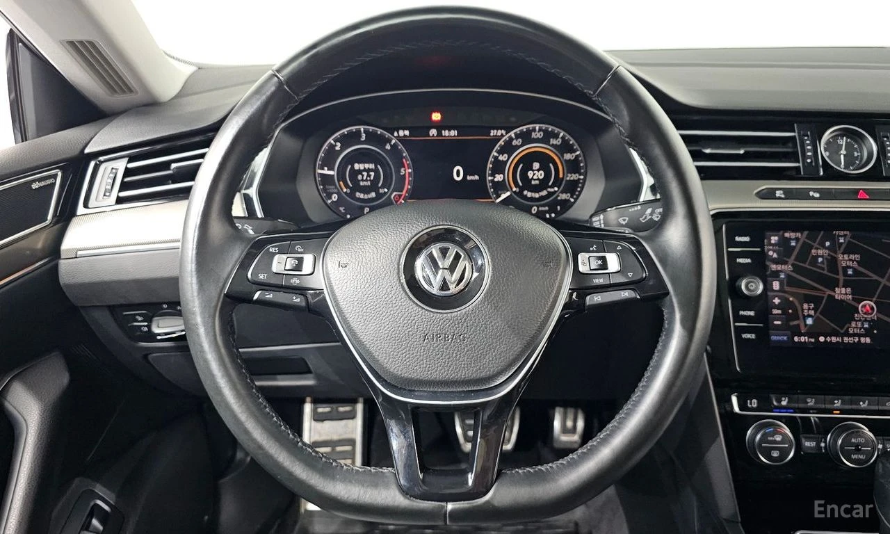 VW Arteon 2.0 TDI* PRESTIGE* МАСАЖ* ОБДУХ* БЕЗ ИНЦИДЕНТИ, снимка 11 - Автомобили и джипове - 55531243