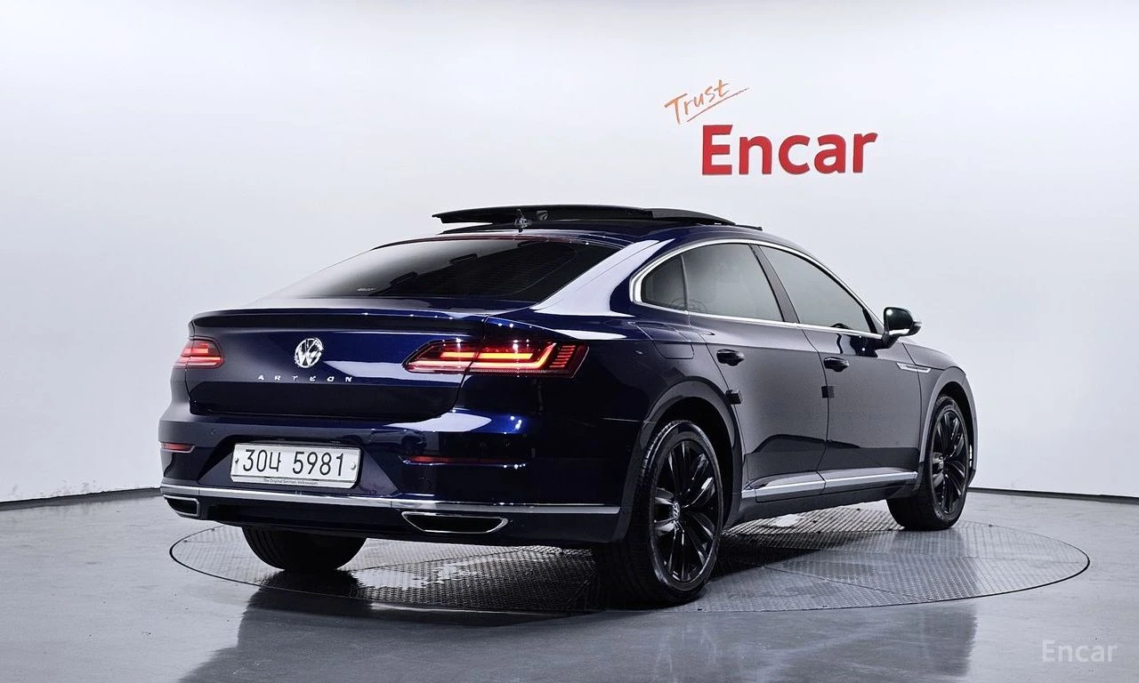 VW Arteon 2.0 TDI* PRESTIGE* МАСАЖ* ОБДУХ* БЕЗ ИНЦИДЕНТИ, снимка 4 - Автомобили и джипове - 55531243