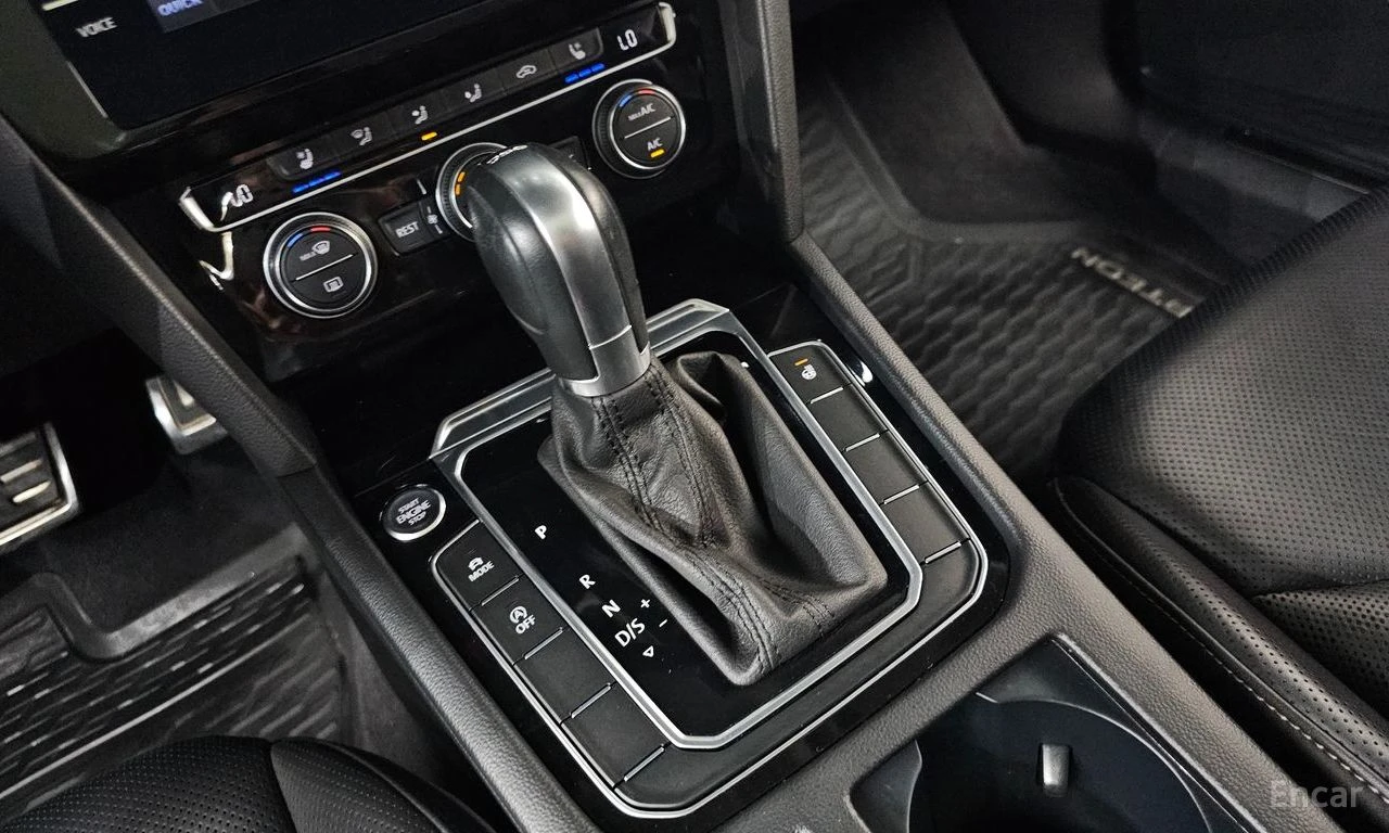 VW Arteon 2.0 TDI* PRESTIGE* МАСАЖ* ОБДУХ* БЕЗ ИНЦИДЕНТИ, снимка 15 - Автомобили и джипове - 55531243