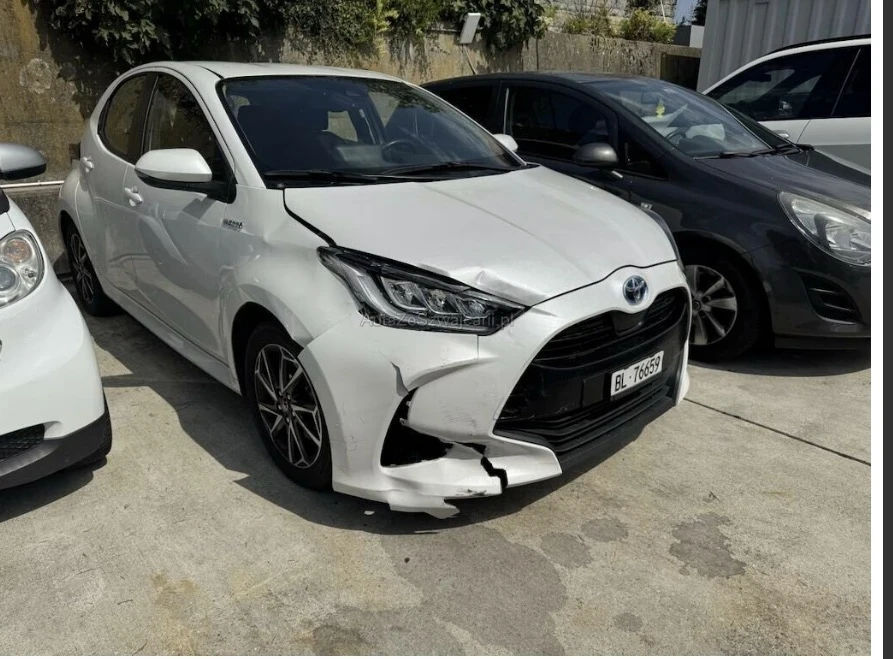 Toyota Yaris На части, снимка 3 - Автомобили и джипове - 55548562
