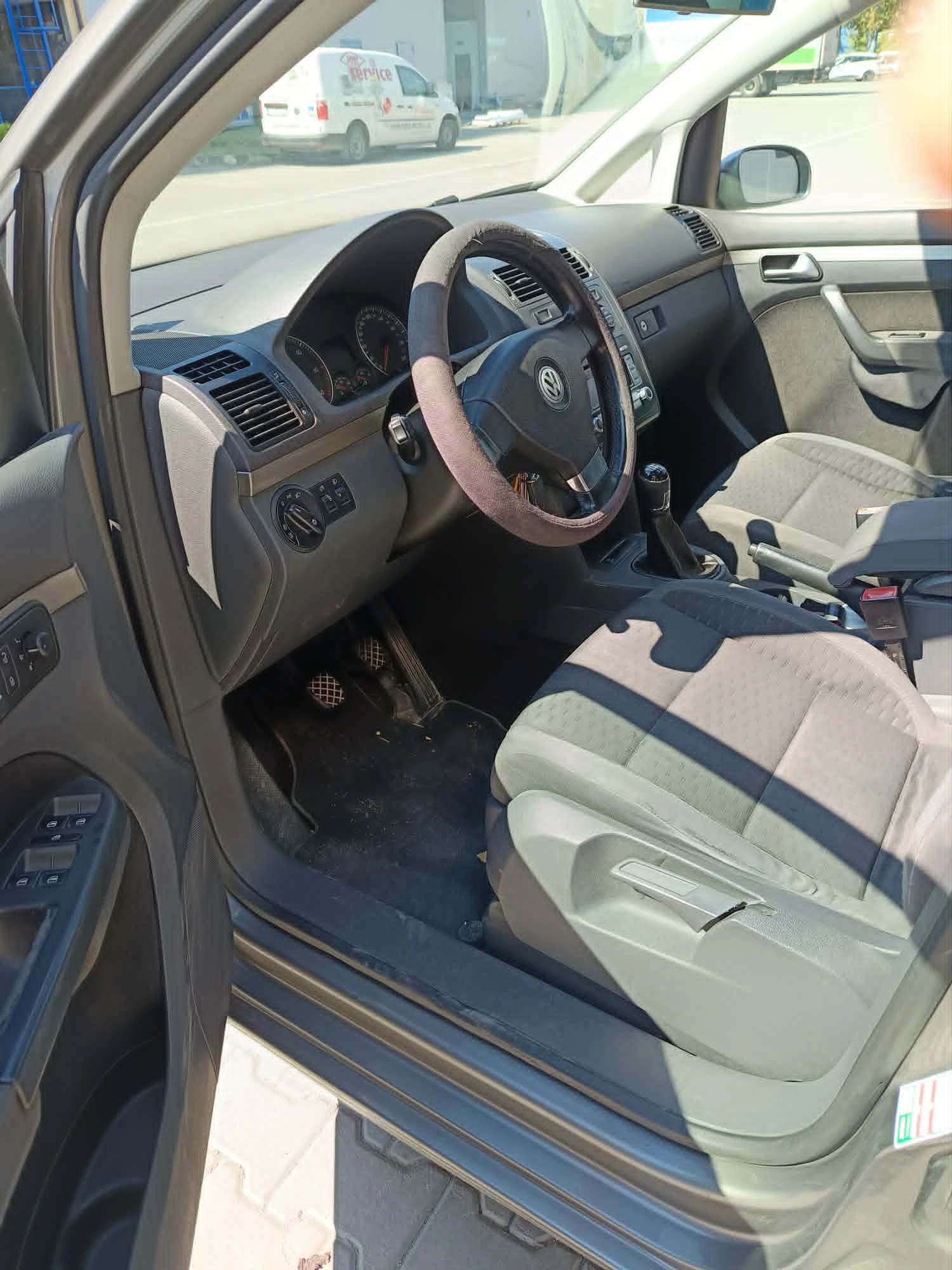 VW Touran КОМЕНТАР , снимка 6 - Автомобили и джипове - 55613303