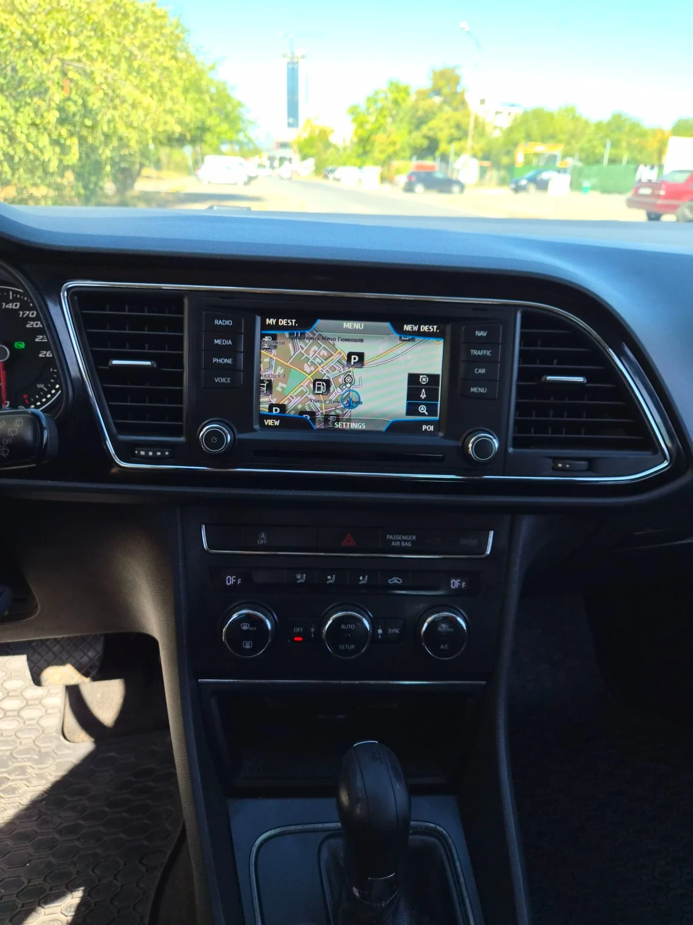 Seat Leon 2.0 tdi, снимка 11 - Автомобили и джипове - 56038561