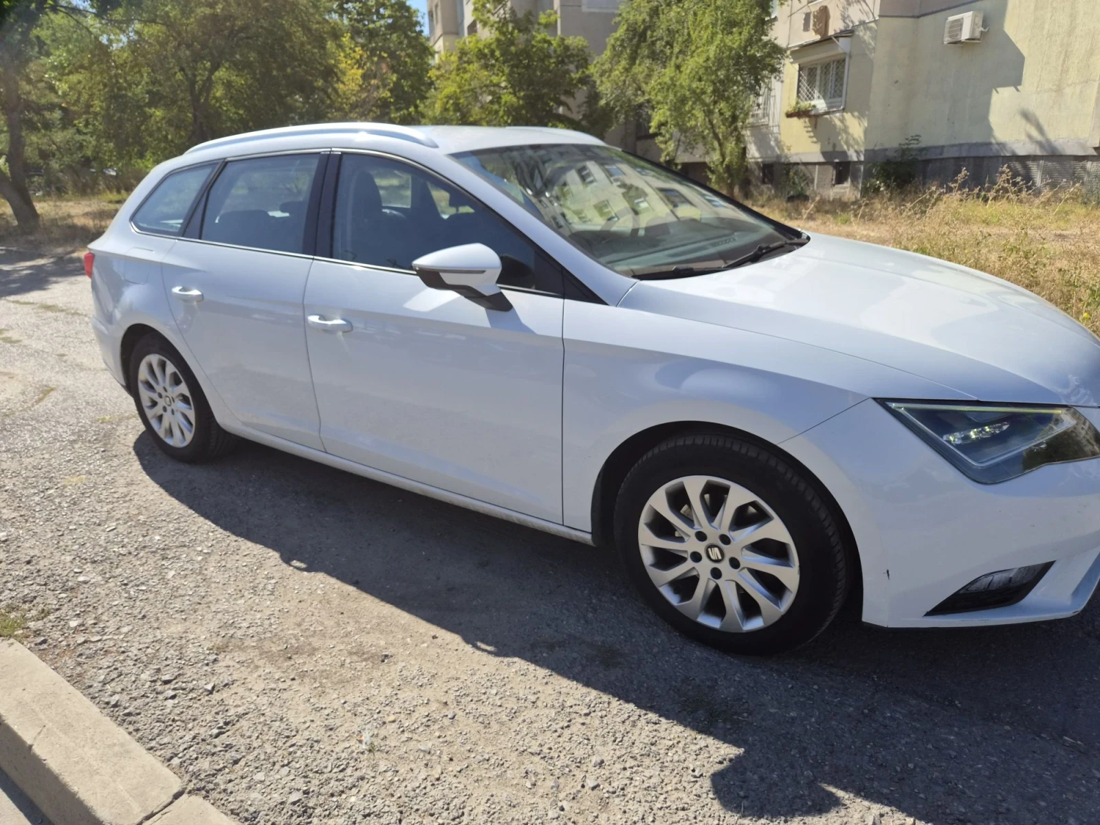 Seat Leon 2.0 tdi, снимка 5 - Автомобили и джипове - 56038561