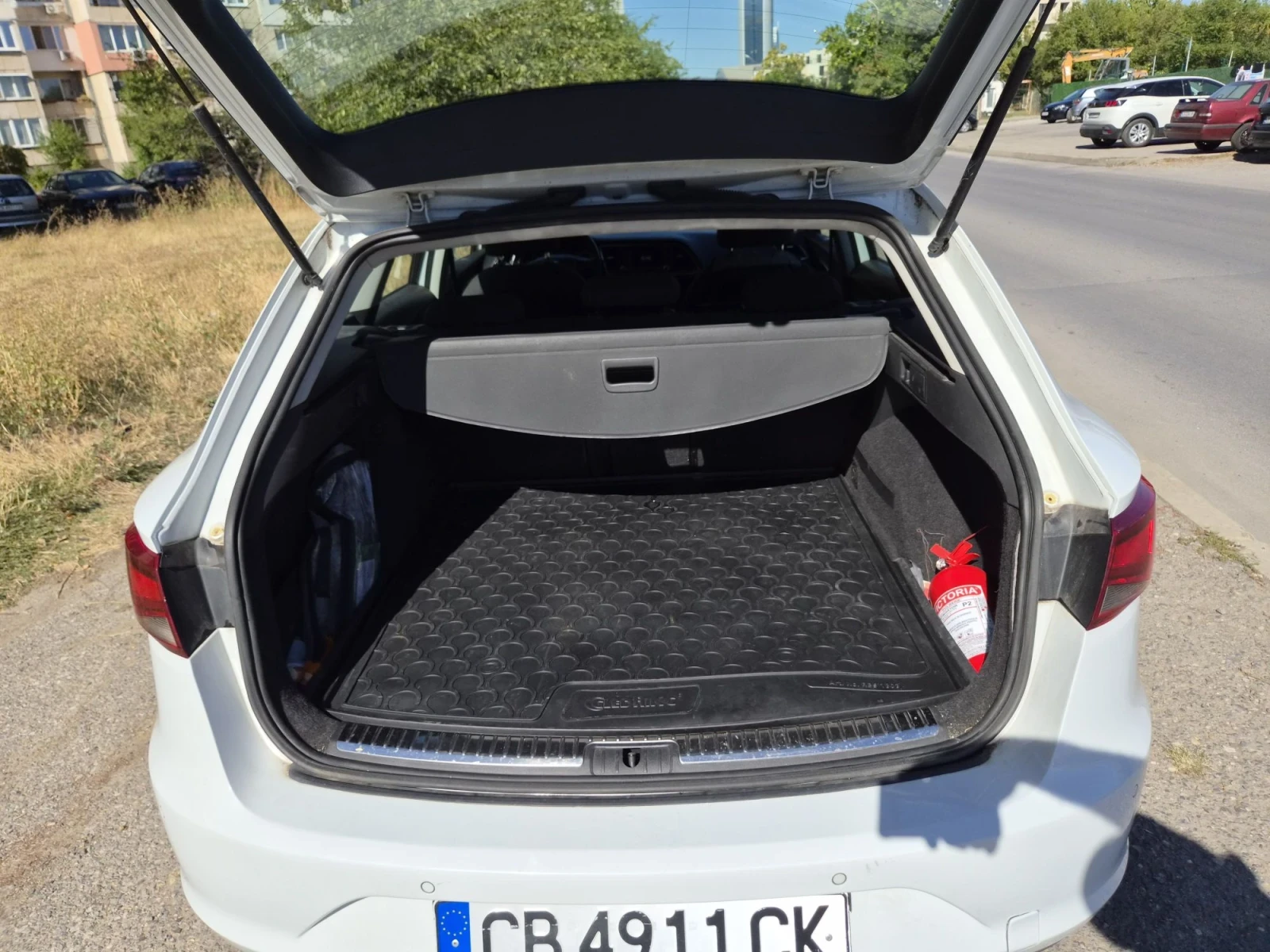 Seat Leon 2.0 tdi, снимка 7 - Автомобили и джипове - 56038561