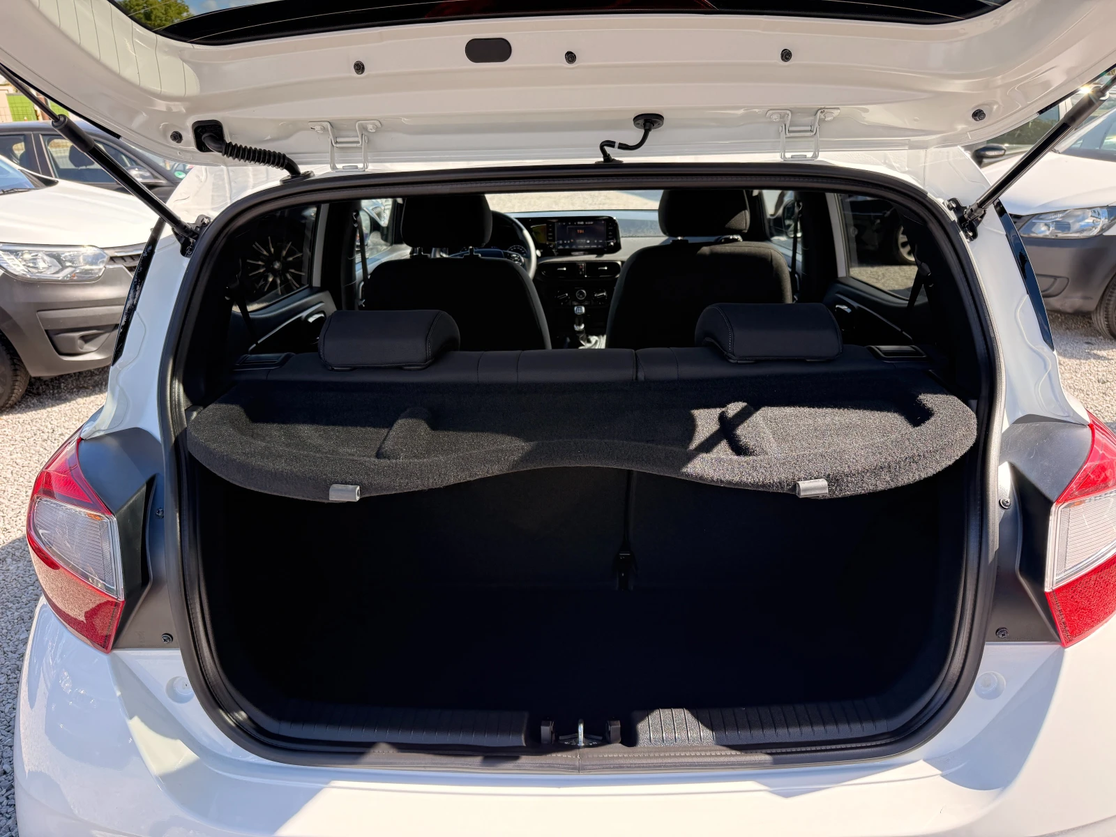 Hyundai I10 1.0i FULL;EURO6, TUV, COC, GERMANY, снимка 16 - Автомобили и джипове - 56247860