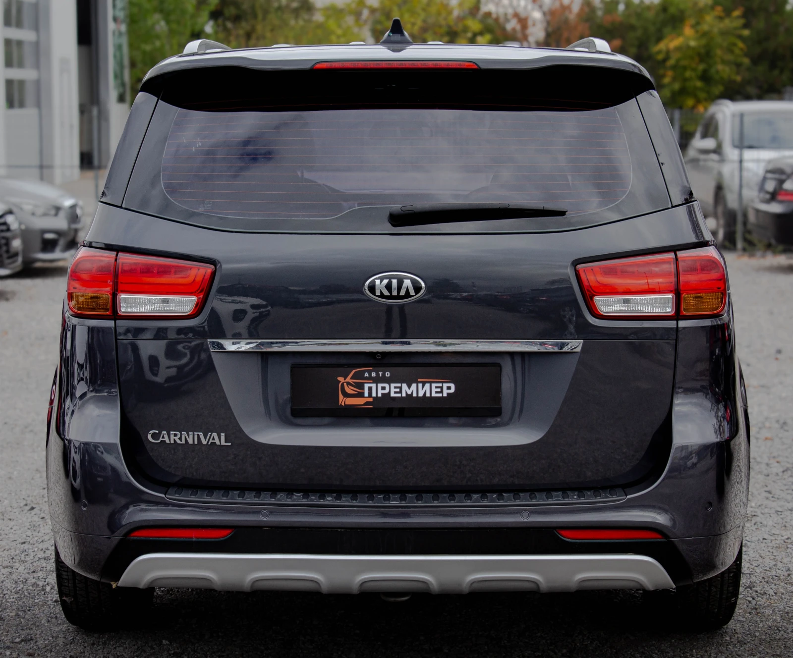 Kia Carnival 2.2CRDI-202hp-181, 817 KM!, снимка 5 - Автомобили и джипове - 56708133