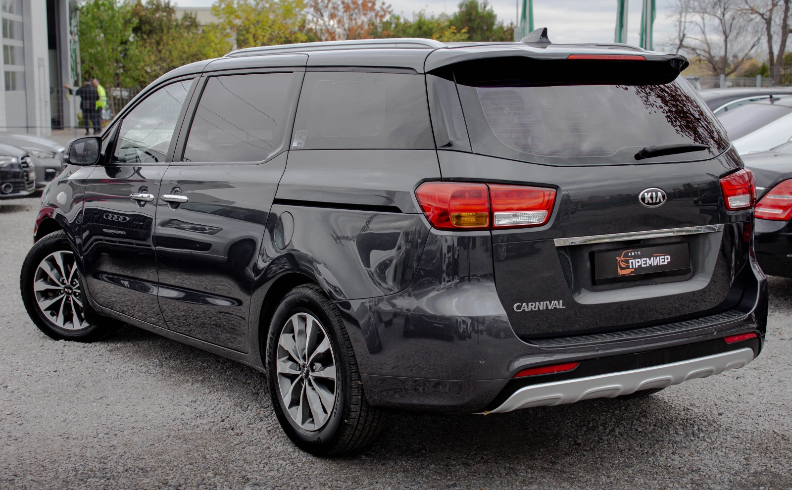 Kia Carnival 2.2CRDI-202hp-181, 817 KM!, снимка 6 - Автомобили и джипове - 56708133