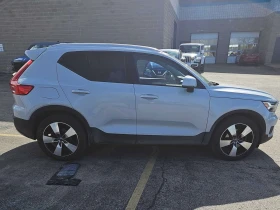 Volvo XC40 * Momentum * 360 * КОМПЛЕКТ ДЖАНТИ * ПОДГРЕВ * NAV, снимка 3