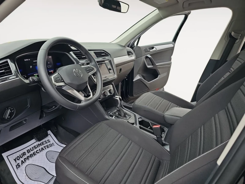 VW Tiguan * Trendline * CARFAX * БЕЗ ПЪРВОНАЧАЛНА ВНОСКА, снимка 5 - Автомобили и джипове - 53022857