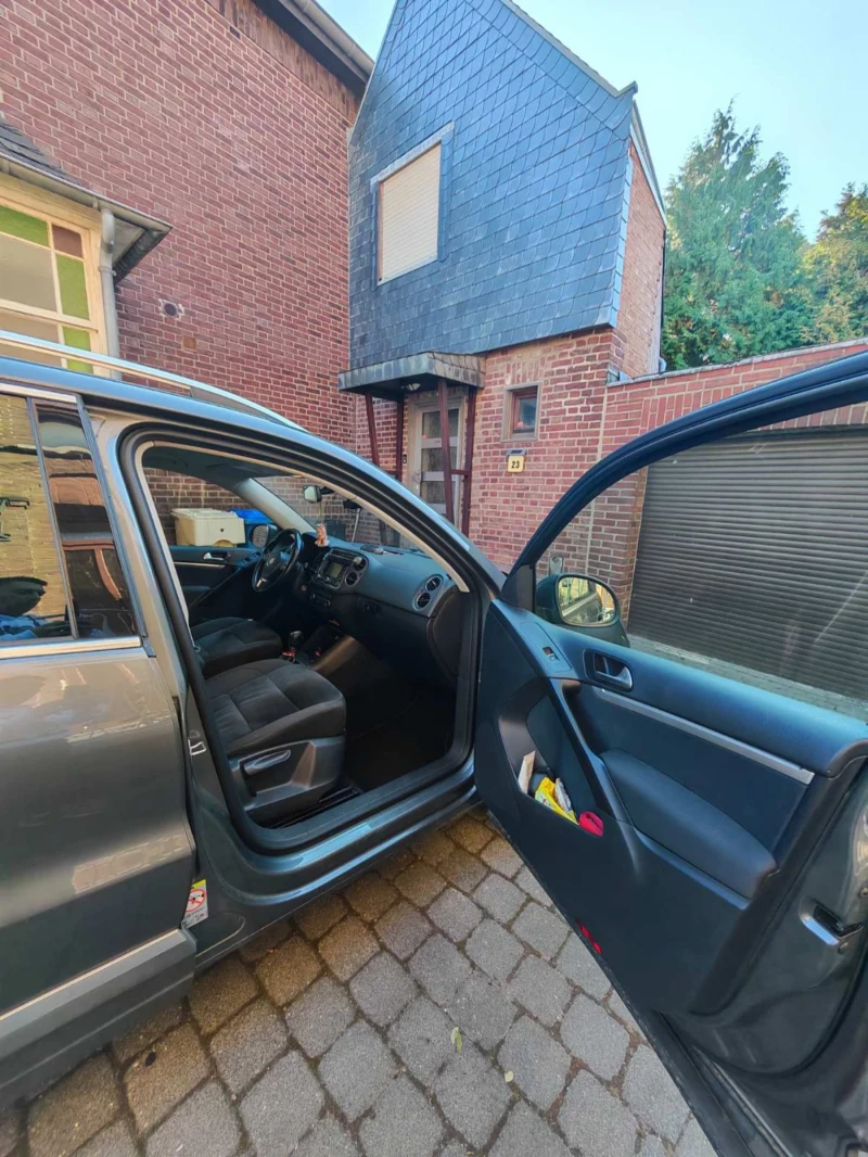VW Tiguan 2.0 TDI, снимка 10 - Автомобили и джипове - 53075428