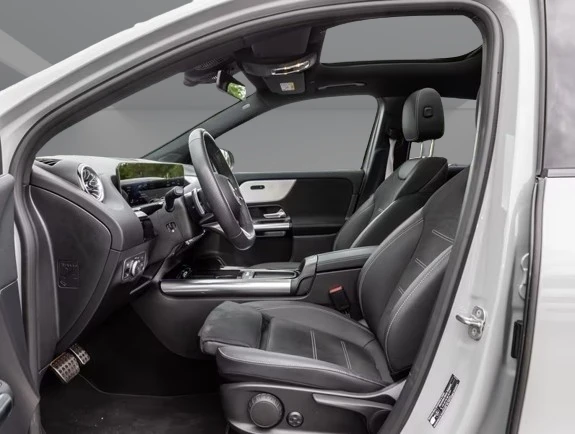 Mercedes-Benz GLA 250 4Matic = AMG Line = Advanced Plus Гаранция, снимка 3 - Автомобили и джипове - 55802393