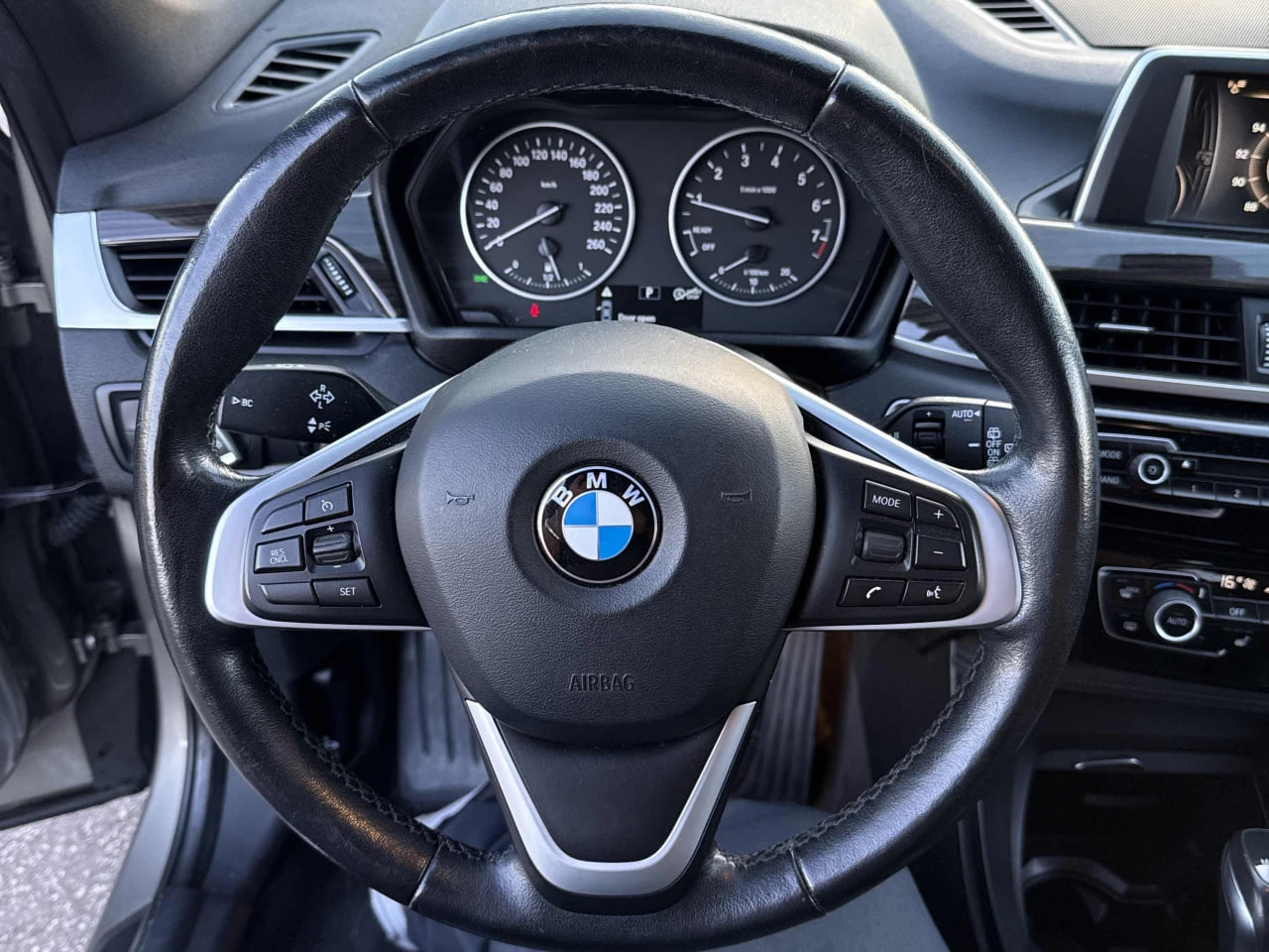 BMW X1 * АВТО КРЕДИТ* ЦЕНА ДО БГ * СЕРВИЗНА ИСТОРИЯ *  - изображение 7