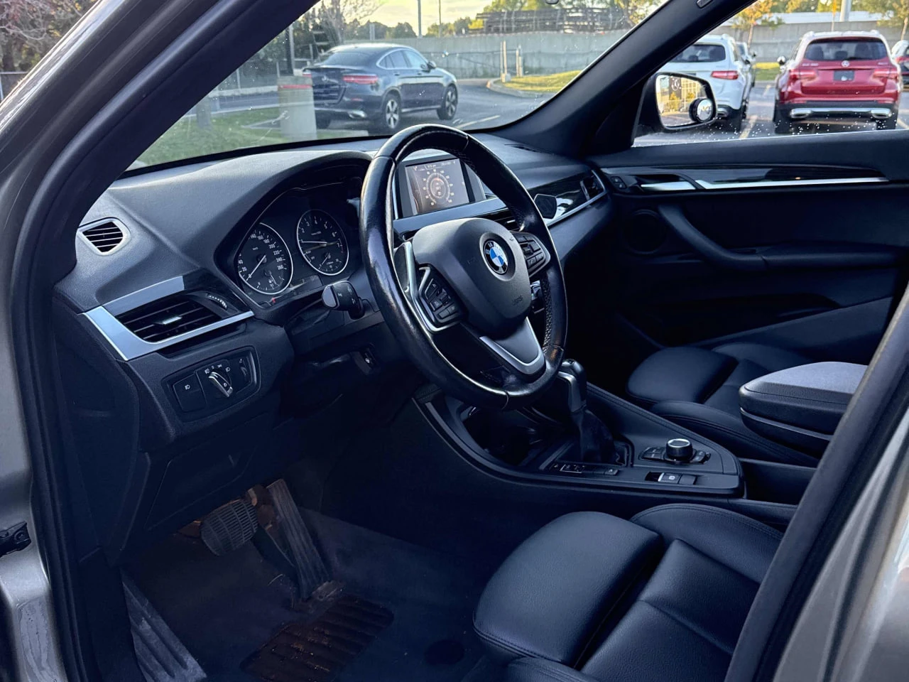 BMW X1 * АВТО КРЕДИТ* ЦЕНА ДО БГ * СЕРВИЗНА ИСТОРИЯ *  - изображение 6