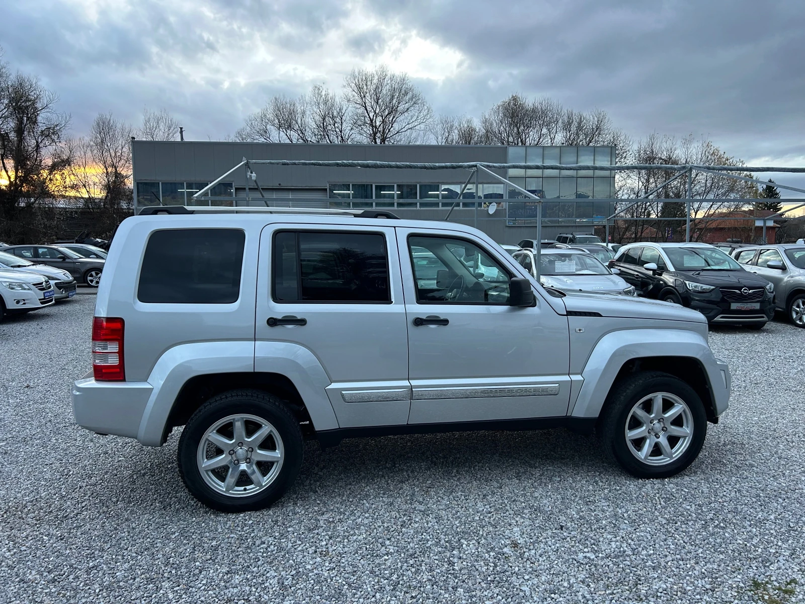 Jeep Cherokee 2.8CRD EURO5B 4X4 LIMITED | Mobile.bg   7