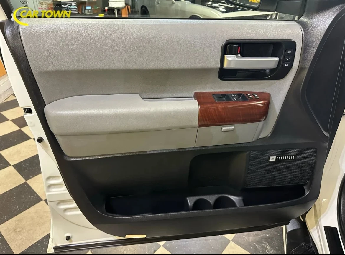 Toyota Sequoia PLATINUM * * CARFAX * * АВТО КРЕДИТ * *  - изображение 10