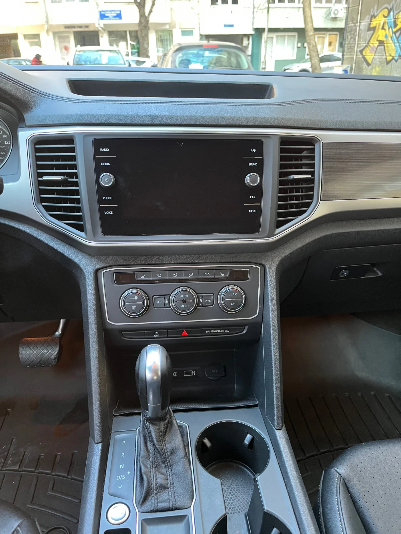 VW Atlas, снимка 8 - Автомобили и джипове - 54429119