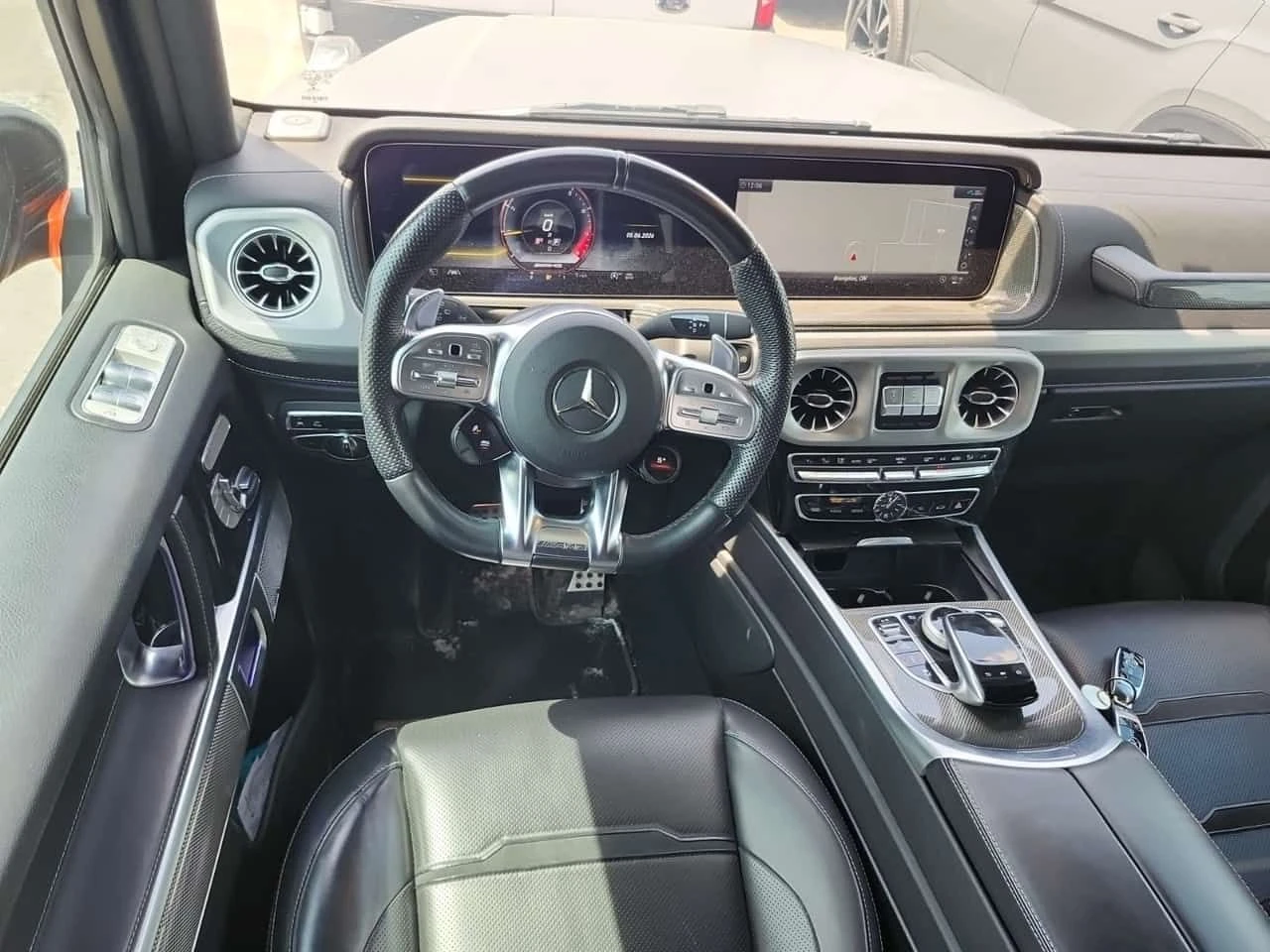 Mercedes-Benz G 63 AMG * CARFAX * АВТОКРЕДИТ * ДИСТРОНИК * 2 КЛЮЧА * , снимка 10 - Автомобили и джипове - 54819150