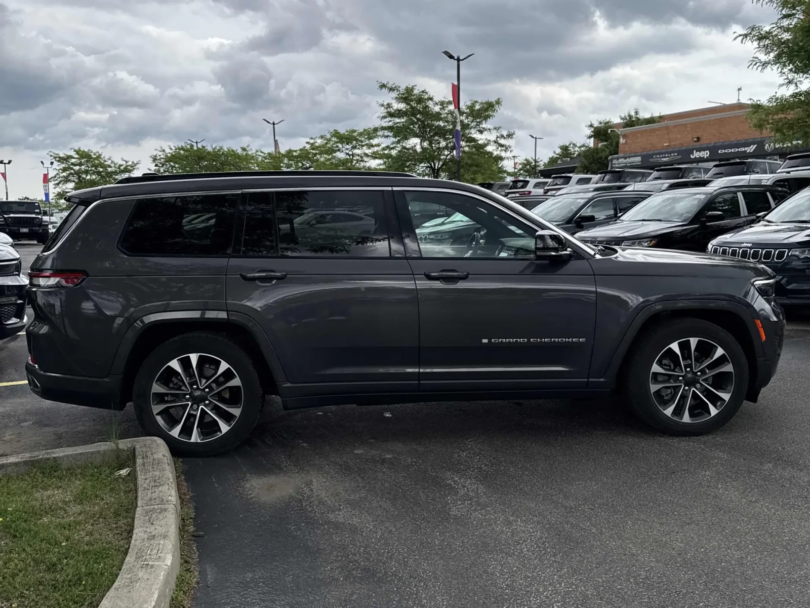 Jeep Grand cherokee L / Overland /, снимка 4 - Автомобили и джипове - 55186418