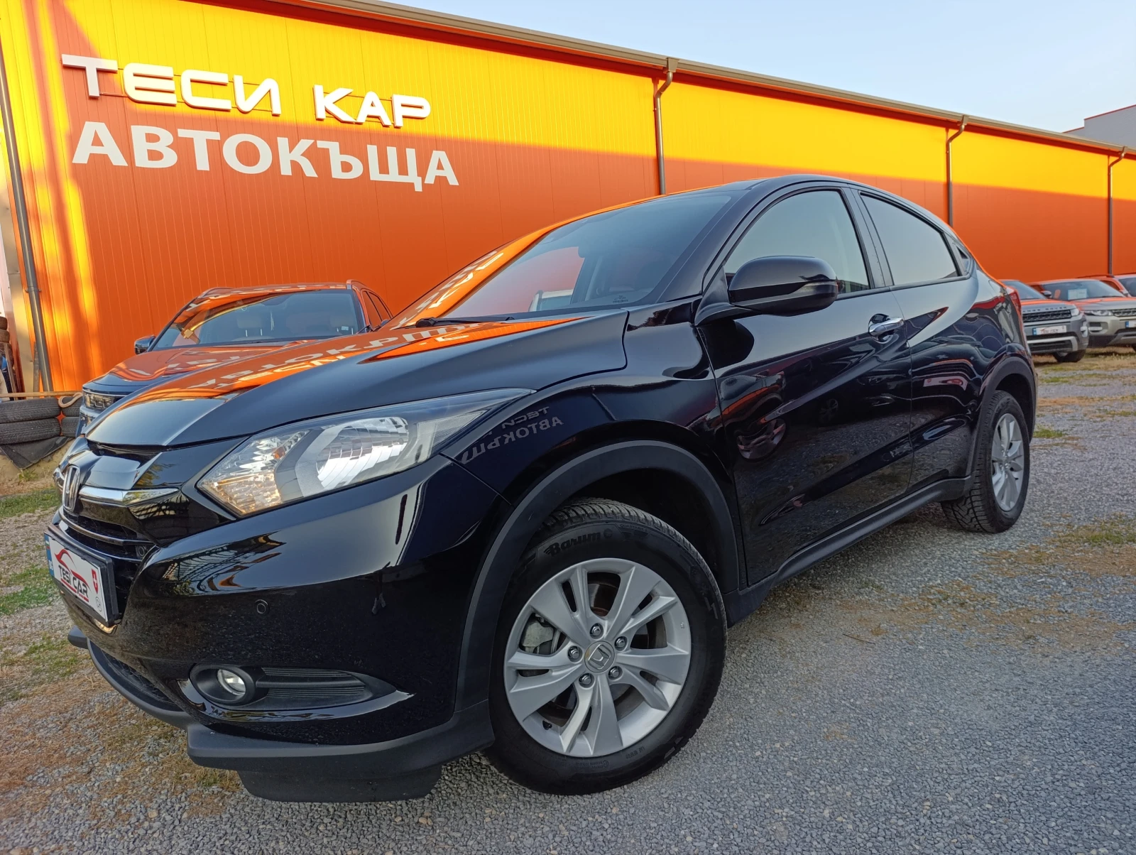 Honda Hr-v 1.5i-VTEC Elegance, снимка 4 - Автомобили и джипове - 55204373