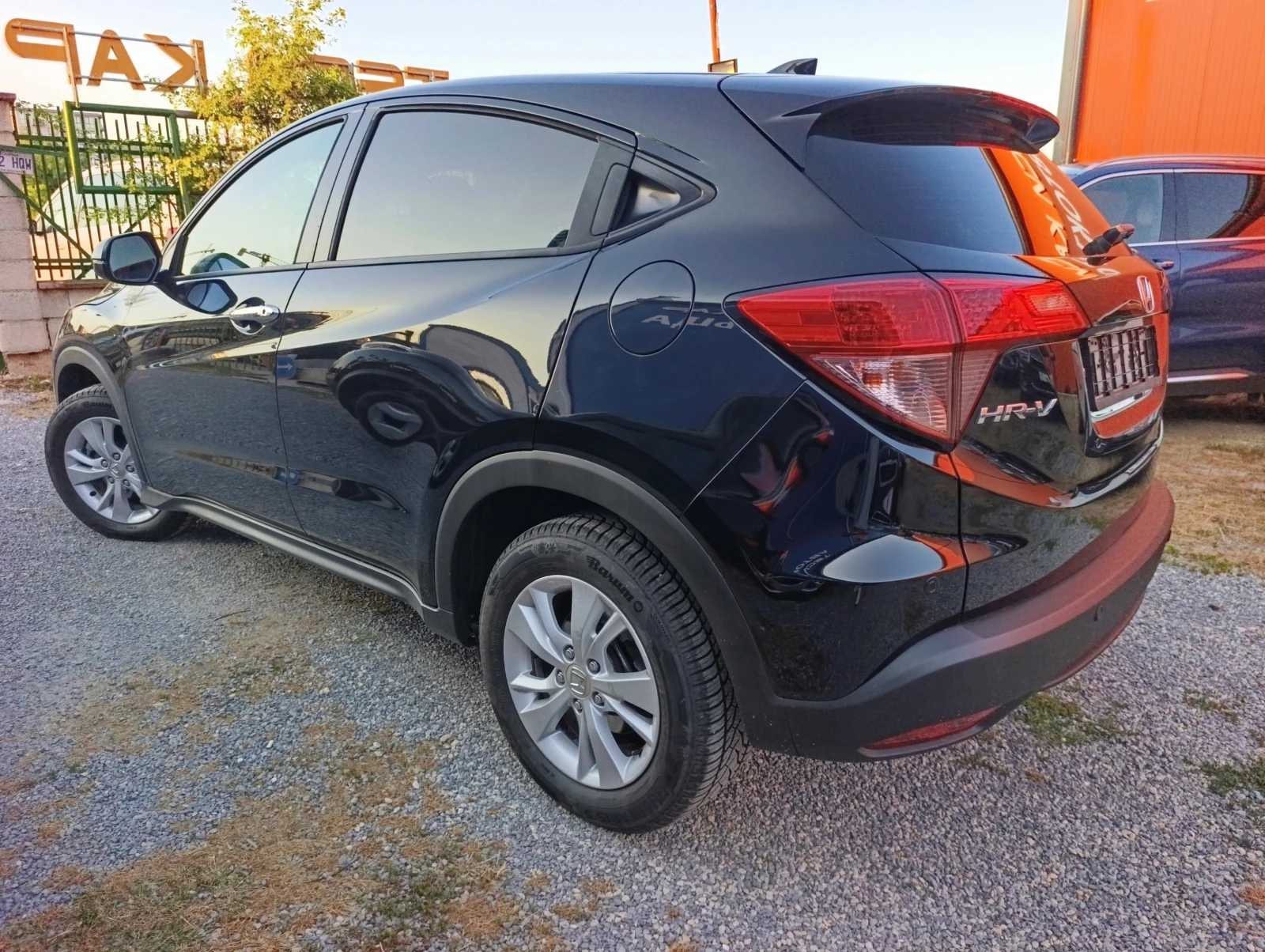 Honda Hr-v 1.5i-VTEC Elegance, снимка 8 - Автомобили и джипове - 55204373