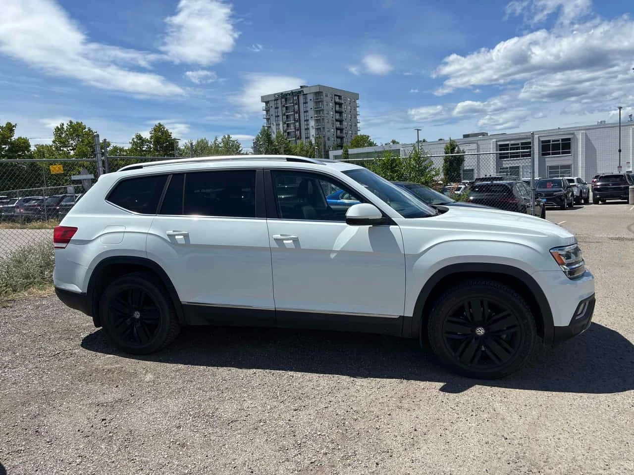 VW Atlas * Highline * CARFAX * ЦЕНА ДО БГ, снимка 3 - Автомобили и джипове - 55259081