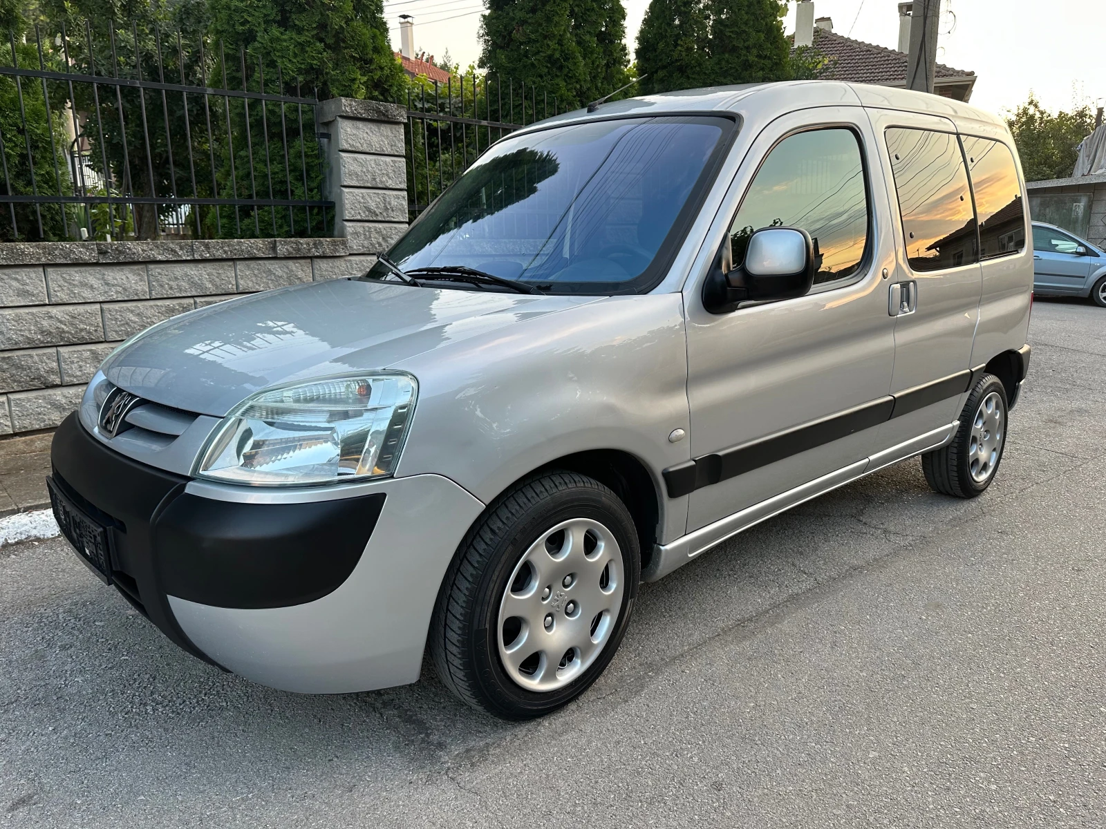 Peugeot Partner 1.6i 110к.с., снимка 7 - Автомобили и джипове - 55437177