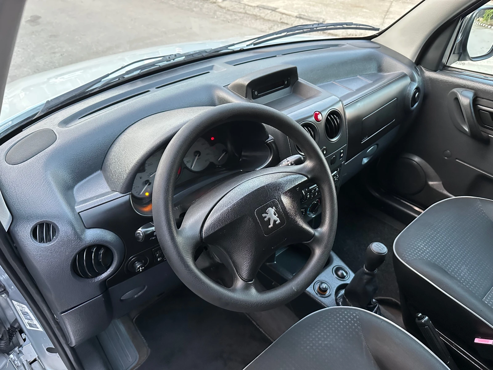 Peugeot Partner 1.6i 110к.с., снимка 9 - Автомобили и джипове - 55437177