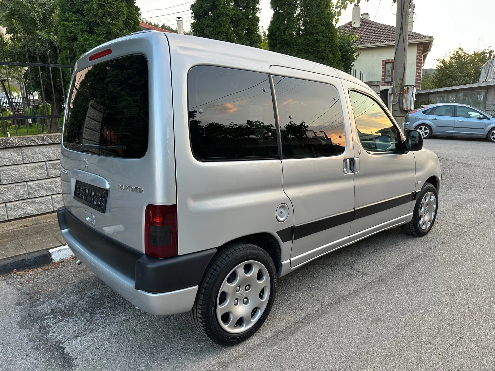 Peugeot Partner 1.6i 110к.с., снимка 3 - Автомобили и джипове - 55437177