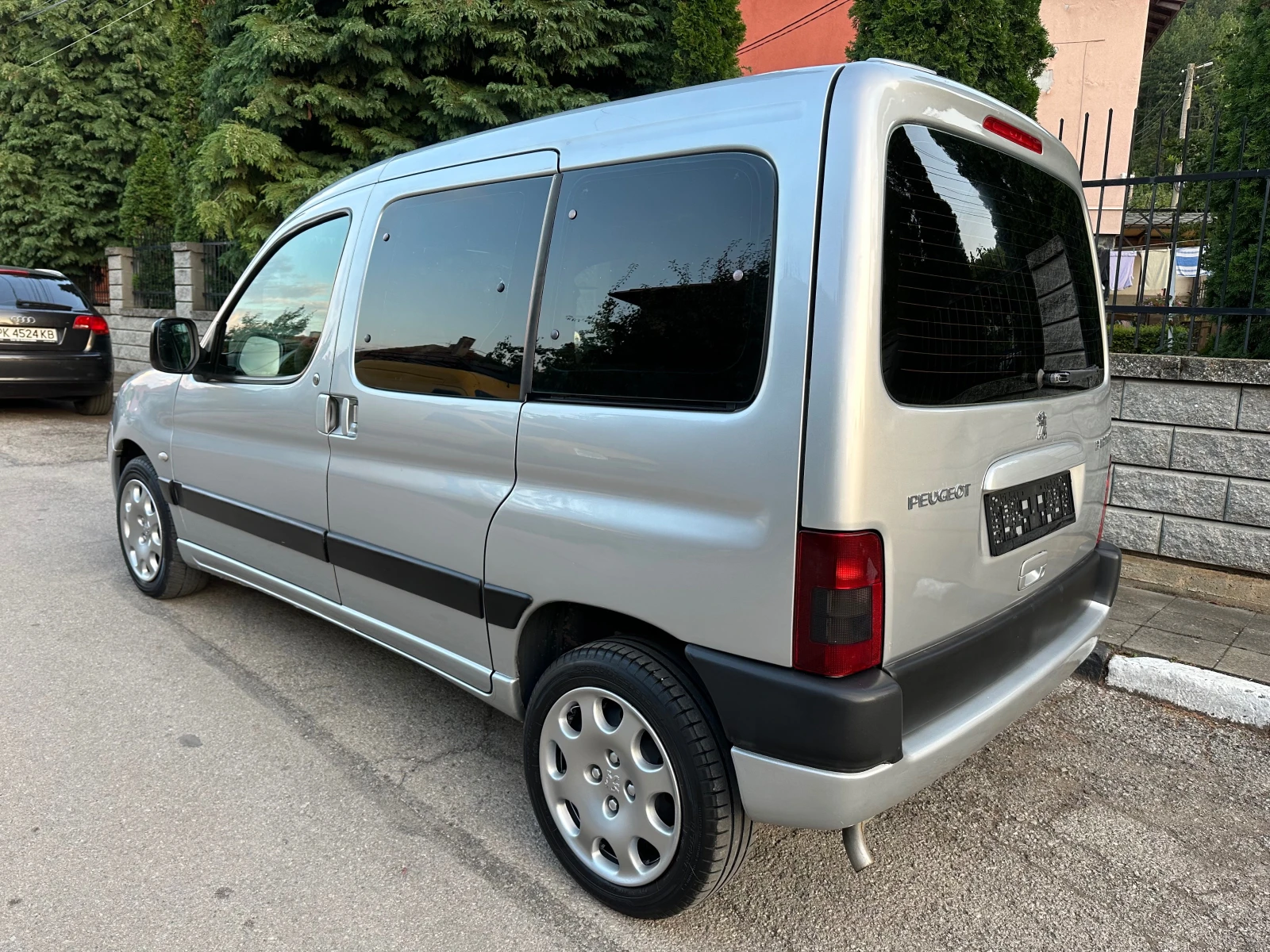 Peugeot Partner 1.6i 110к.с., снимка 5 - Автомобили и джипове - 55437177