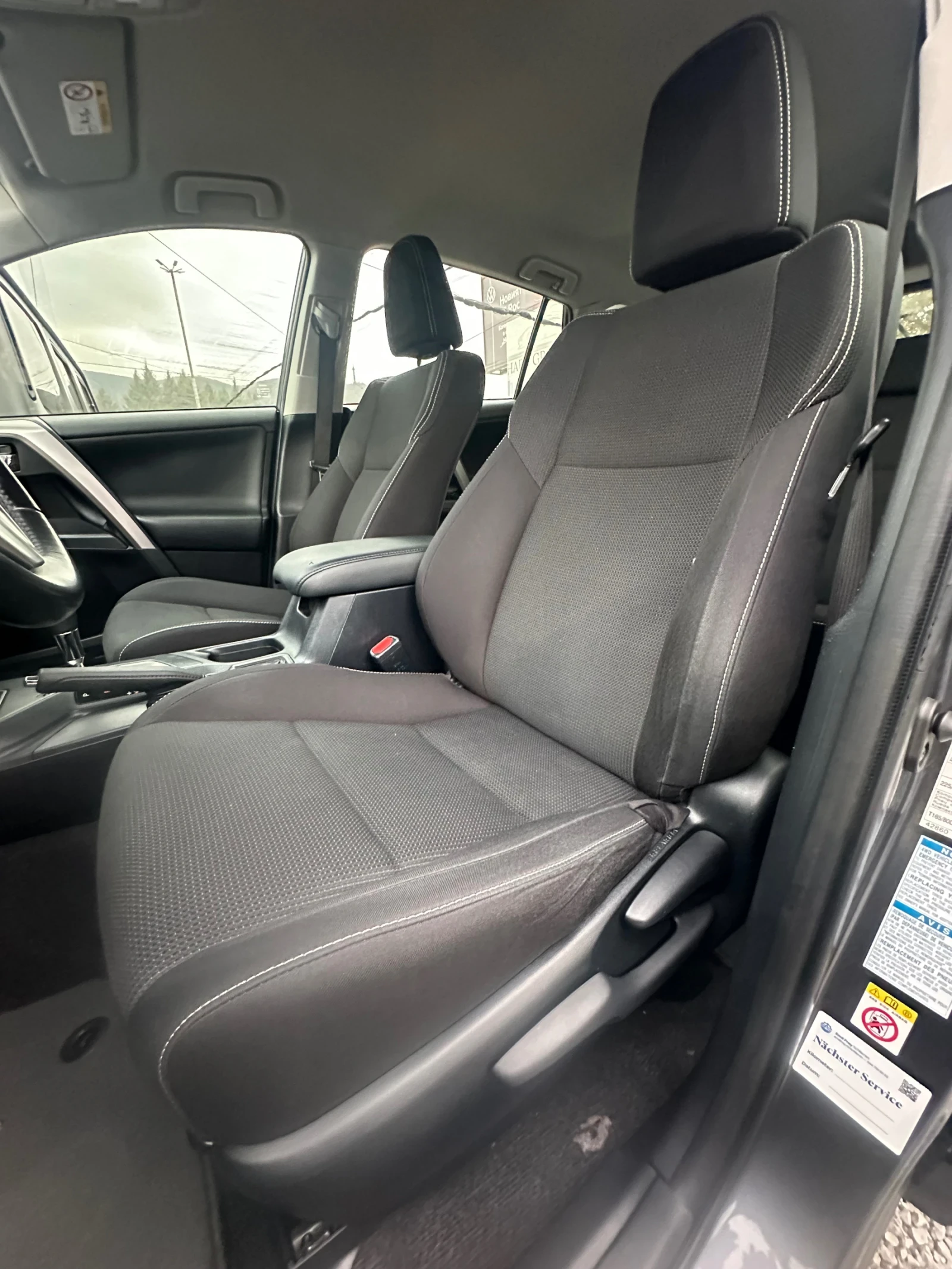 Toyota Rav4 АВТОМАТИК 4х4 НАВИГАЦИЯ, снимка 15 - Автомобили и джипове - 56227709