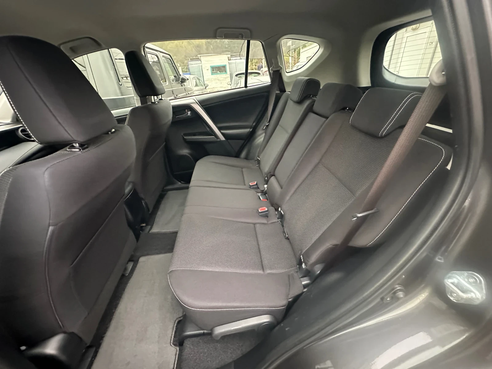 Toyota Rav4 АВТОМАТИК 4х4 НАВИГАЦИЯ, снимка 16 - Автомобили и джипове - 56227709