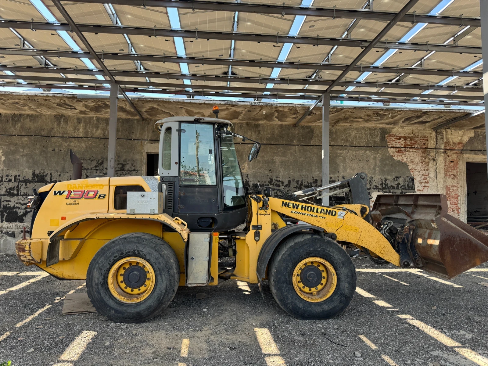 Челен товарач New Holland New Holland Long REACH W130 - изображение 4
