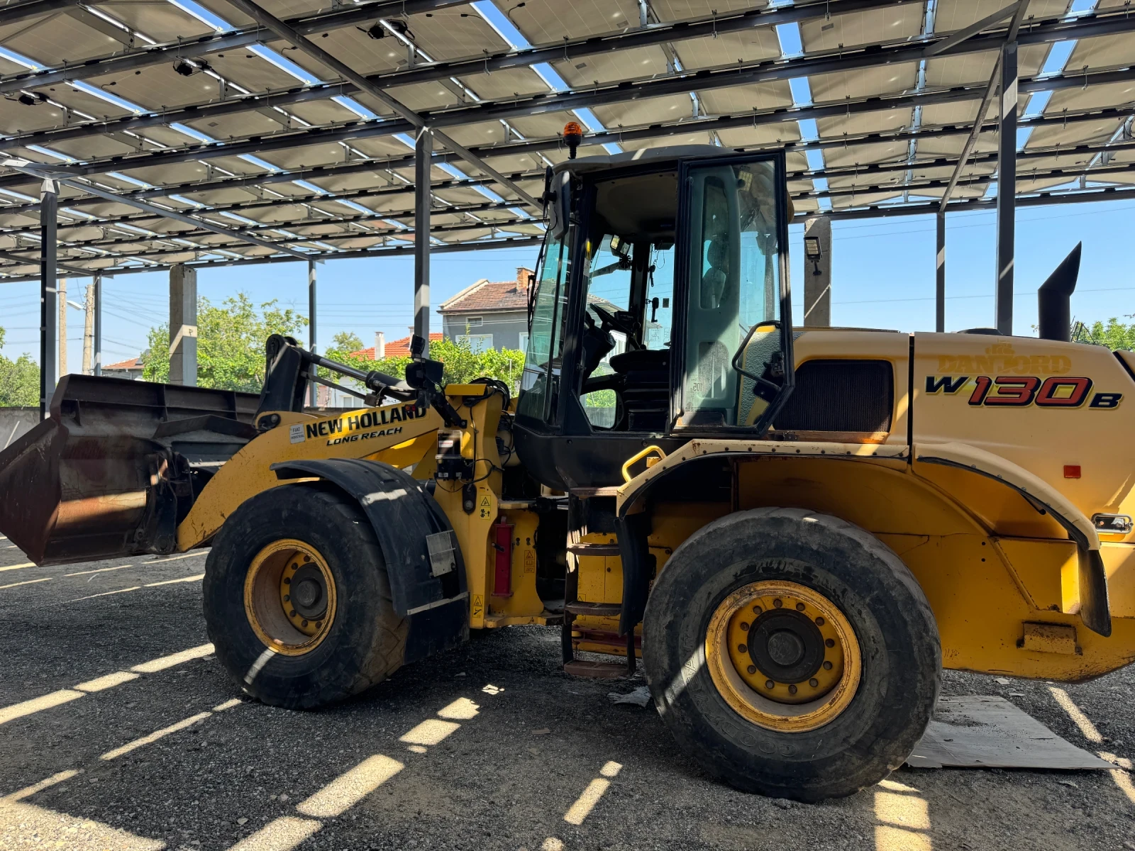 Челен товарач New Holland New Holland Long REACH W130 - изображение 5