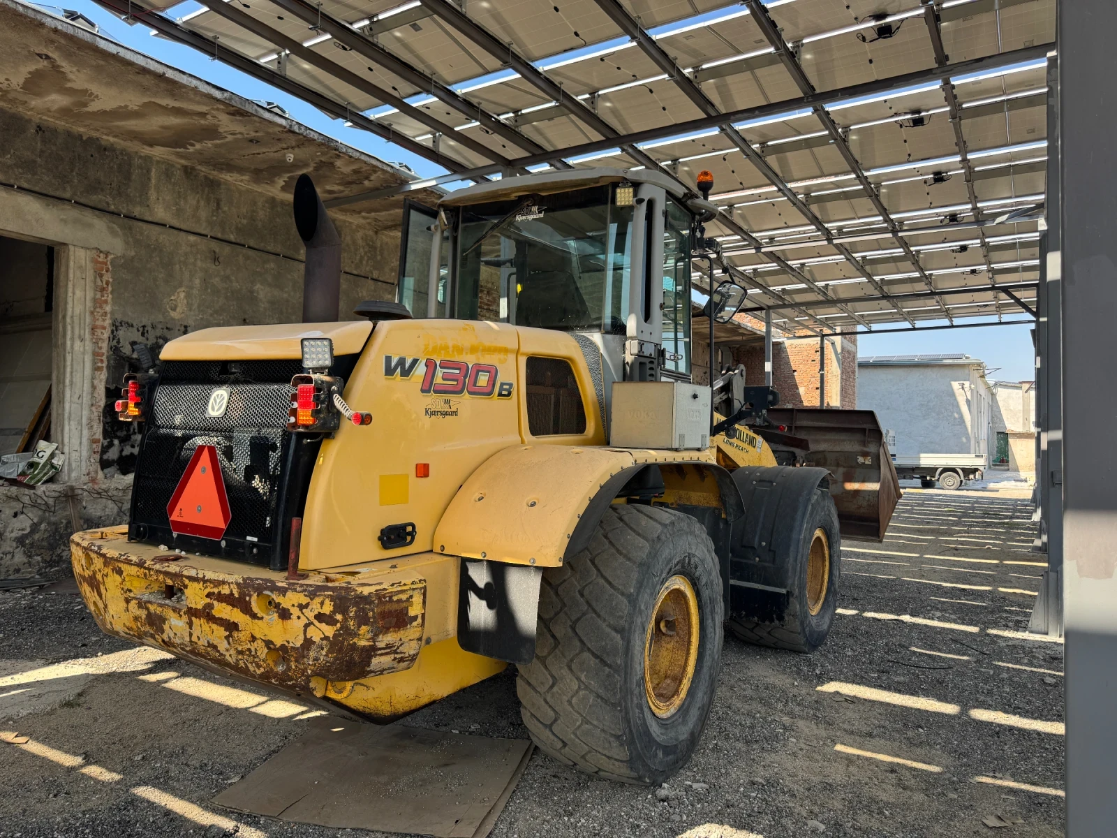 Челен товарач New Holland New Holland Long REACH W130 - изображение 3