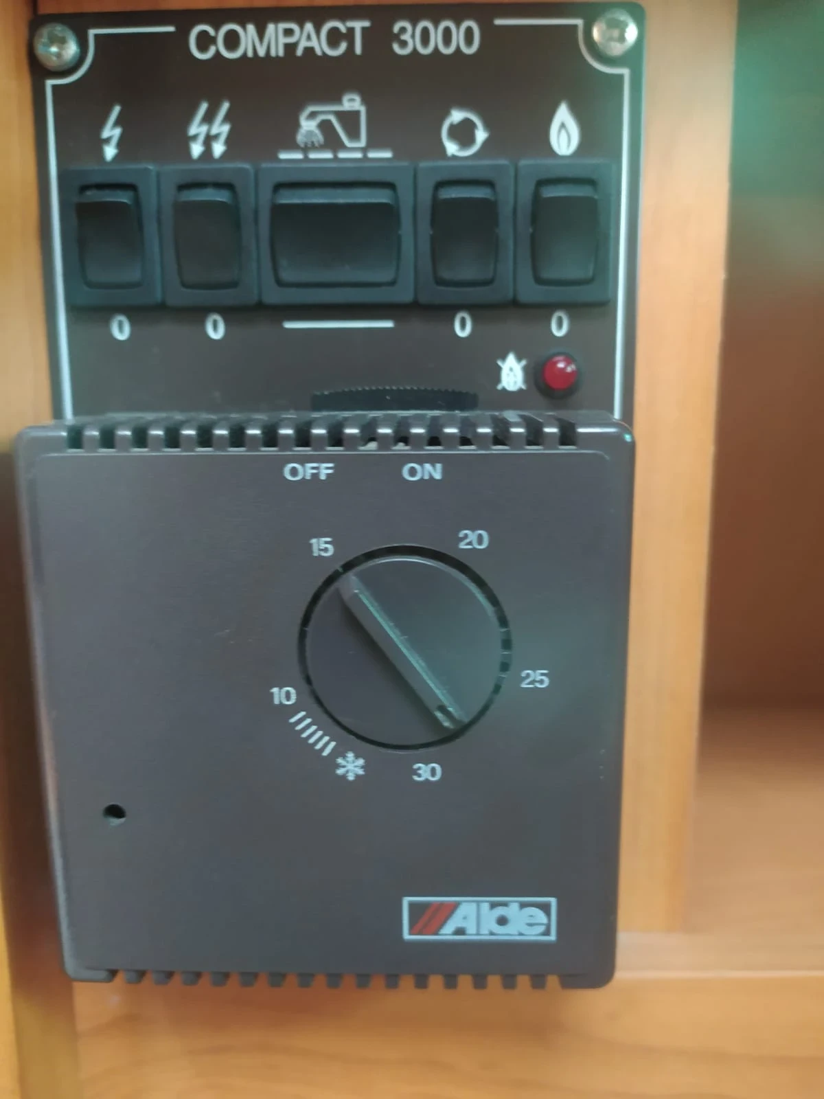 Каравана Adria ADRIA 5206UP ALDE 3000 - изображение 8