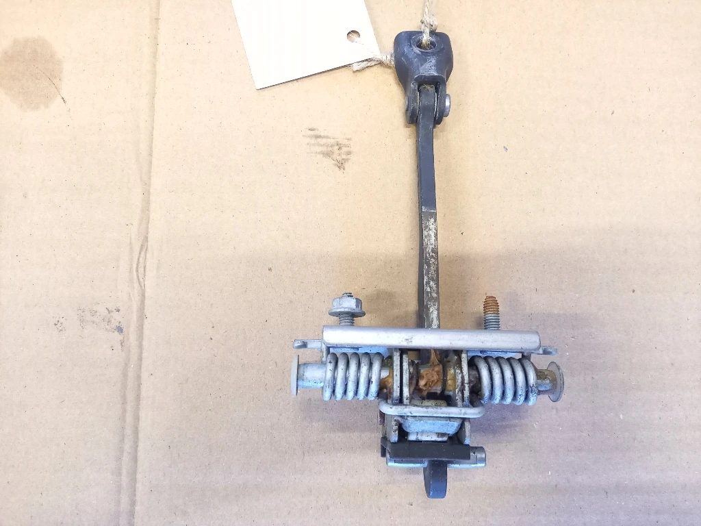 Панта врата ограничителна задна лява Пежо 3008