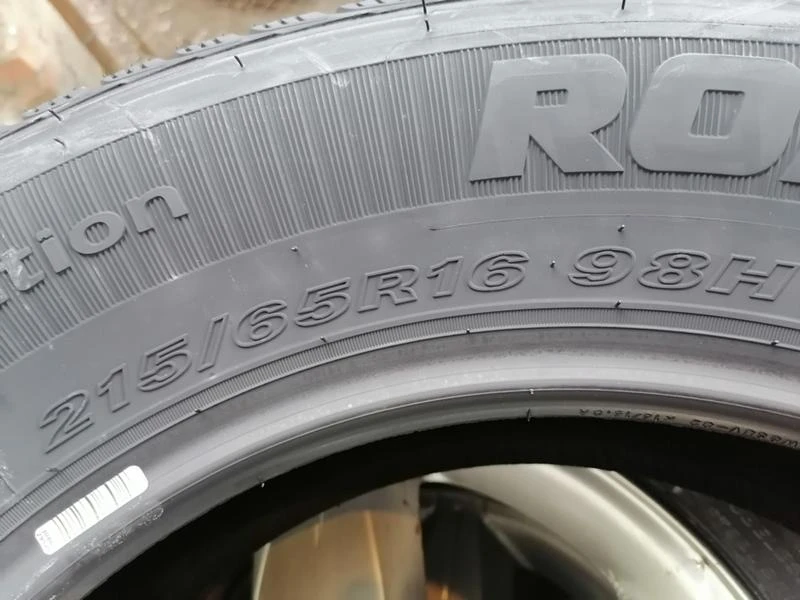 Гуми Зимни 215/65R16, снимка 8 - Гуми и джанти - 34239536