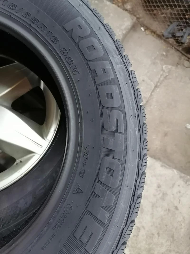 Гуми Зимни 215/65R16, снимка 7 - Гуми и джанти - 34239536