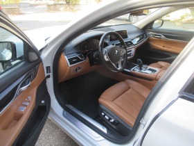BMW 750 i X-drive 530ps *LASER*Harmon Kardon*Перфектен, снимка 10 - Автомобили и джипове - 42662219